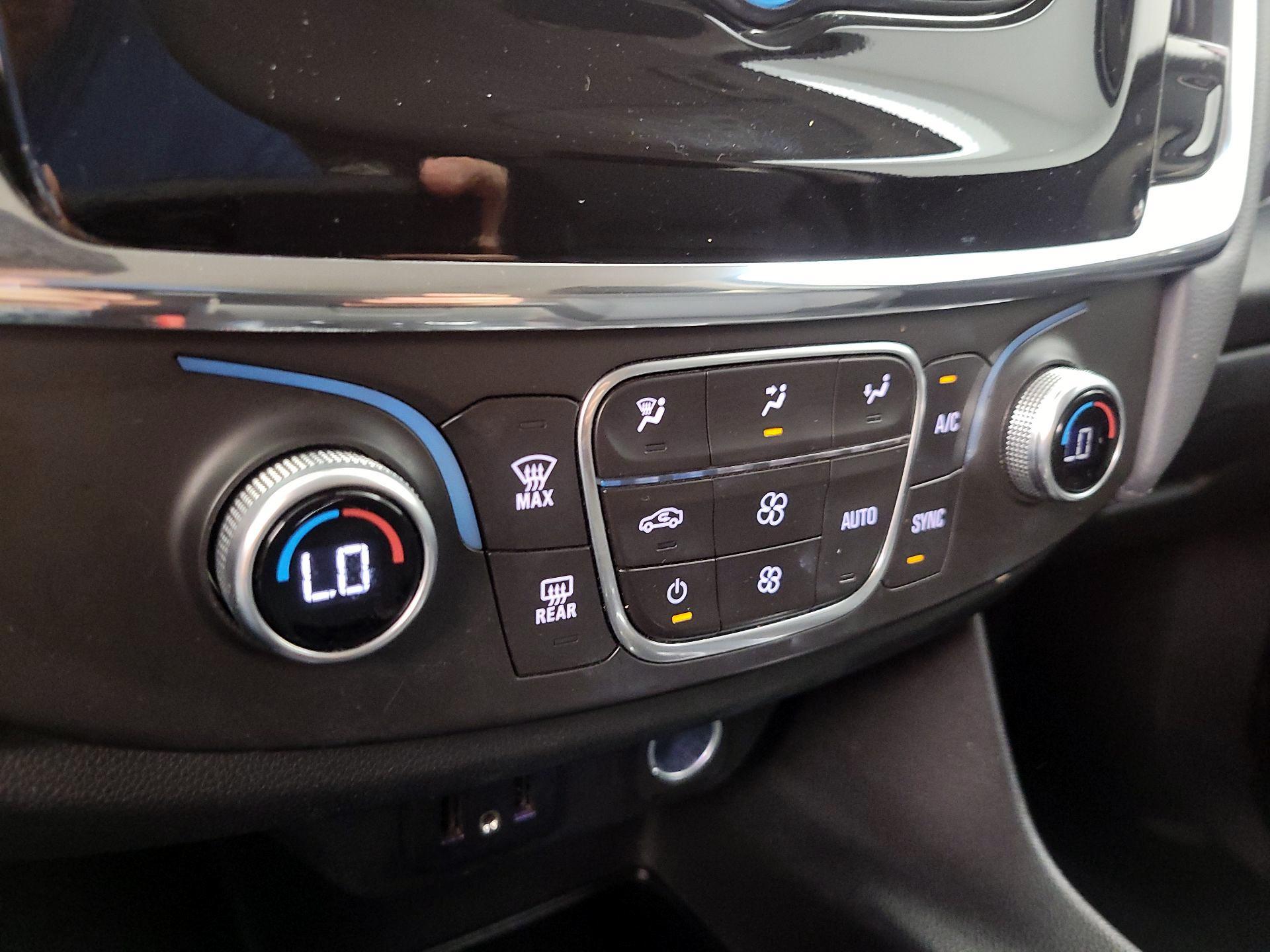 Thumbnail: 2018 Chevrolet Traverse - 16