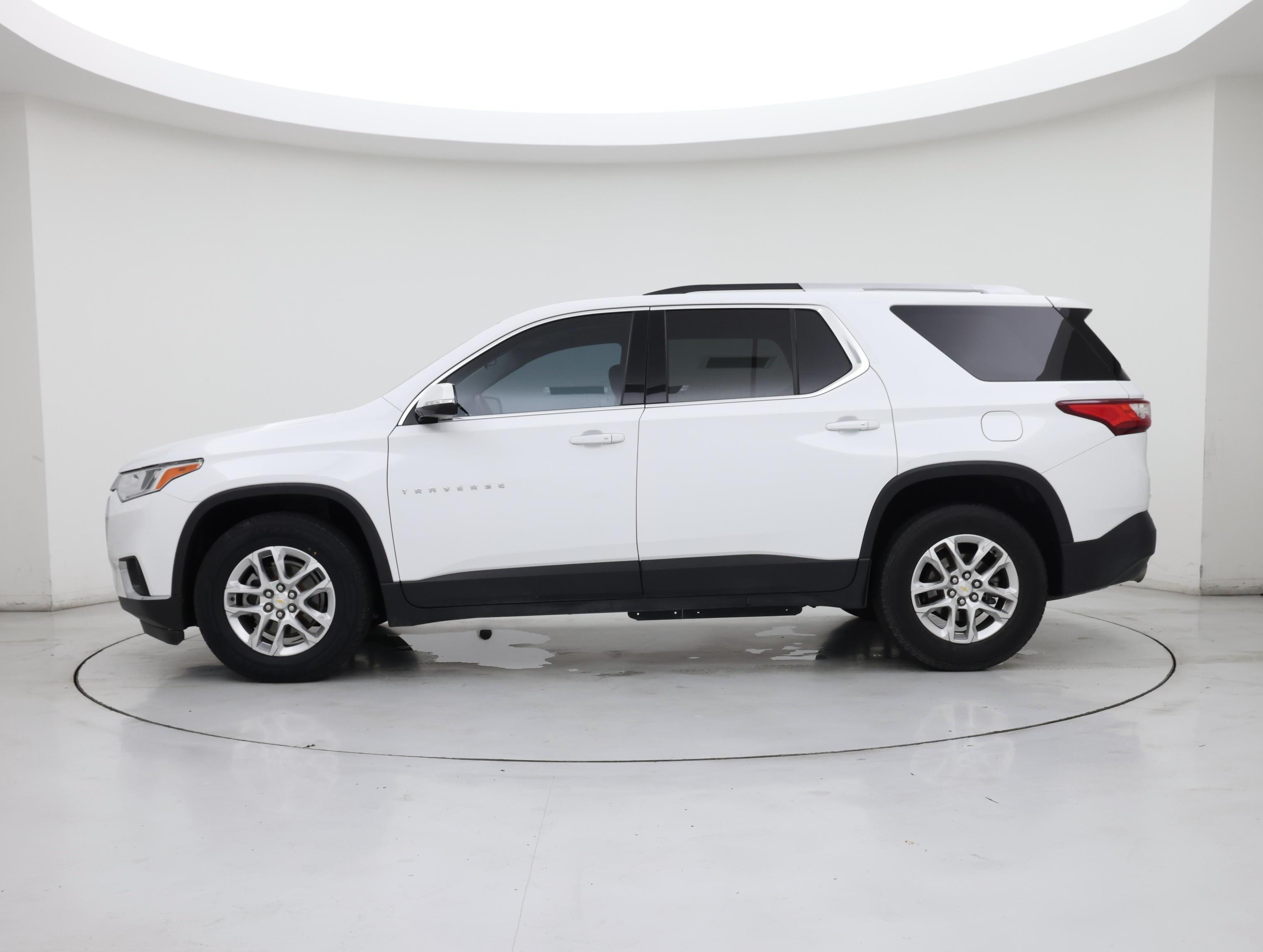 Thumbnail: 2018 Chevrolet Traverse - 3