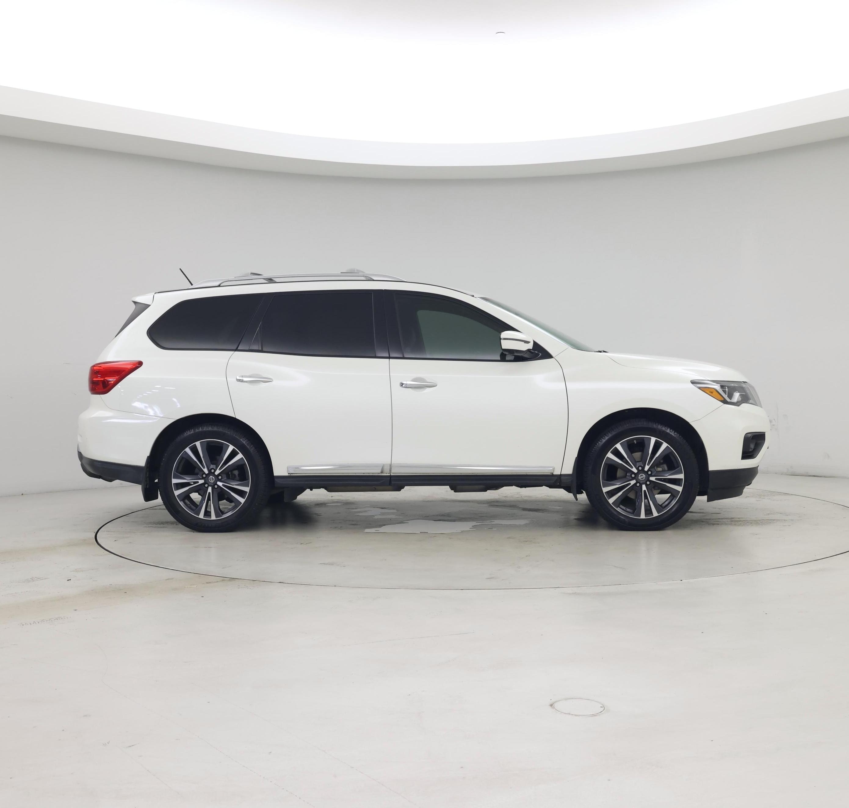 Thumbnail: 2017 Nissan Pathfinder - 7