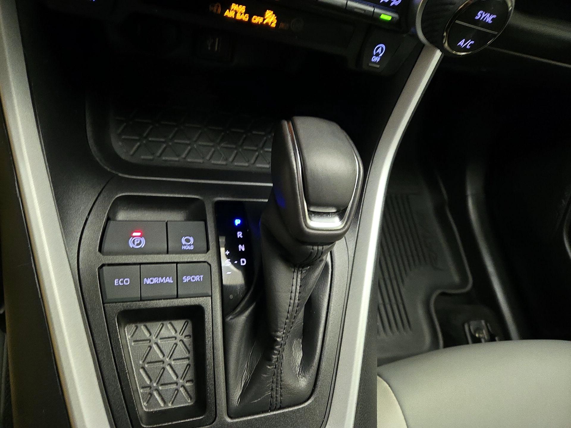 Thumbnail: 2024 Toyota RAV4 - 17