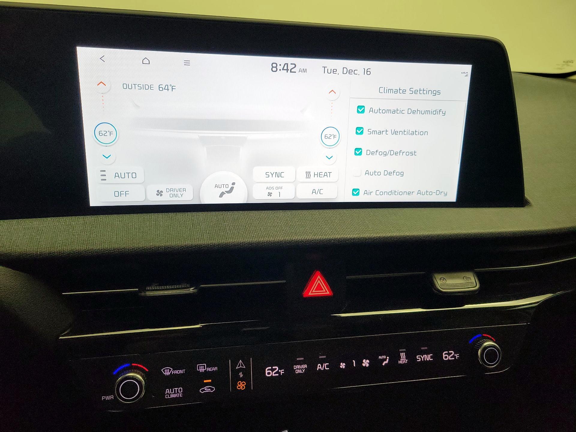 Thumbnail: 2024 Kia EV6 - 17