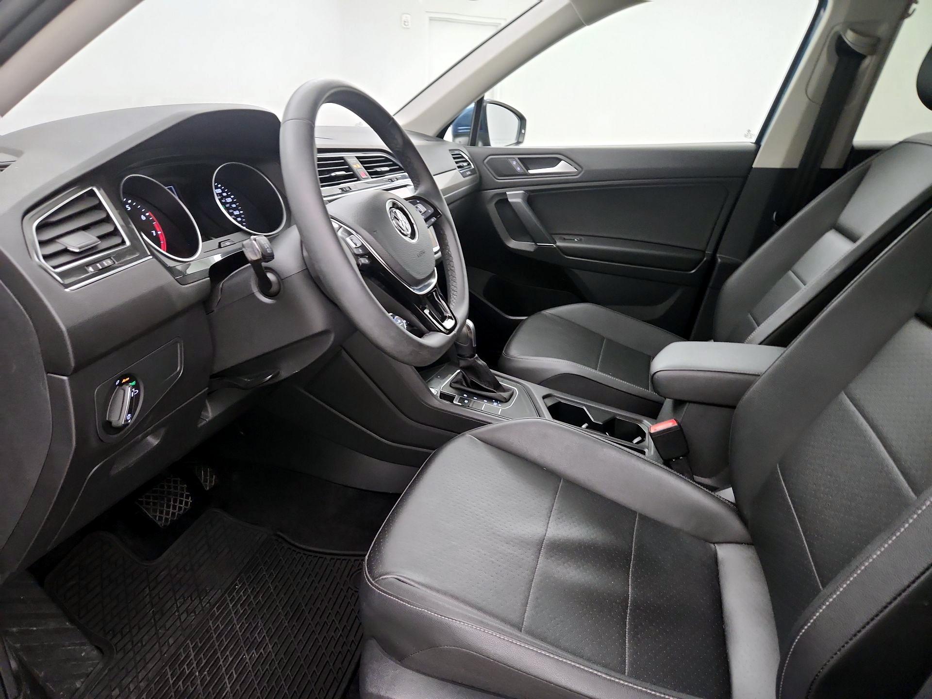 Thumbnail: 2020 Volkswagen Tiguan - 11