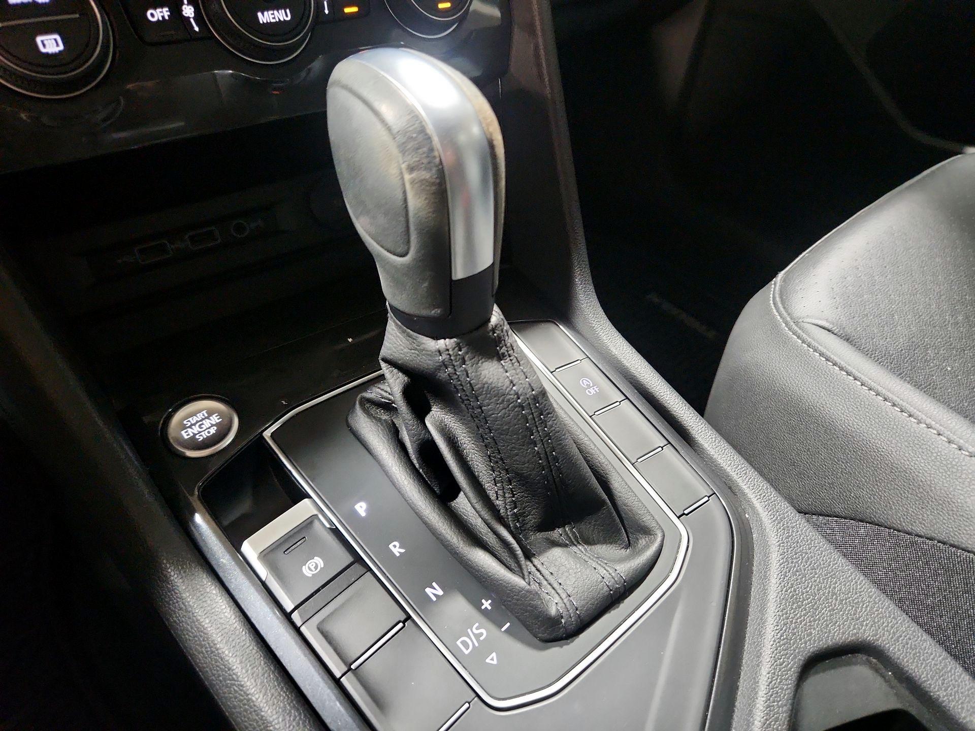 Thumbnail: 2020 Volkswagen Tiguan - 15