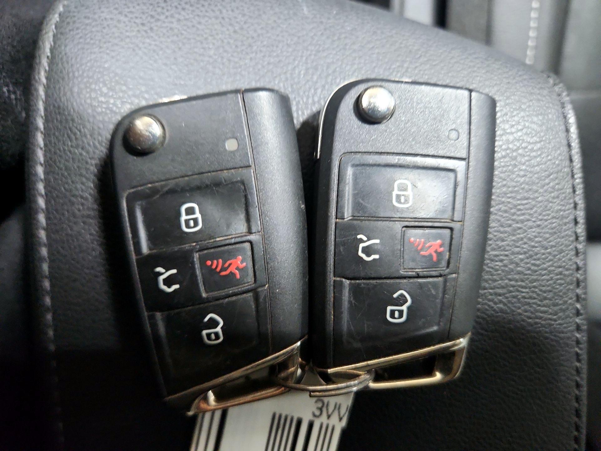 Thumbnail: 2020 Volkswagen Tiguan - 18