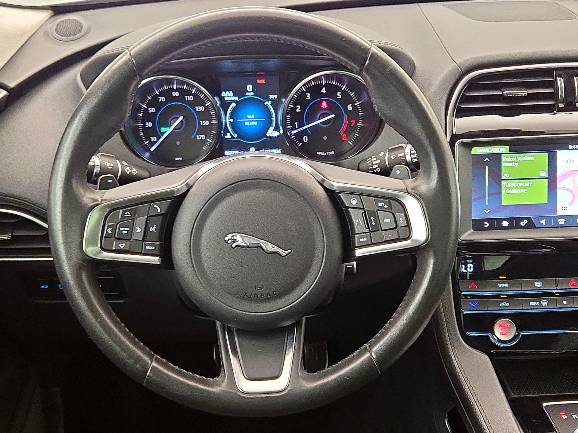 Thumbnail: 2019 Jaguar F-Pace - 10