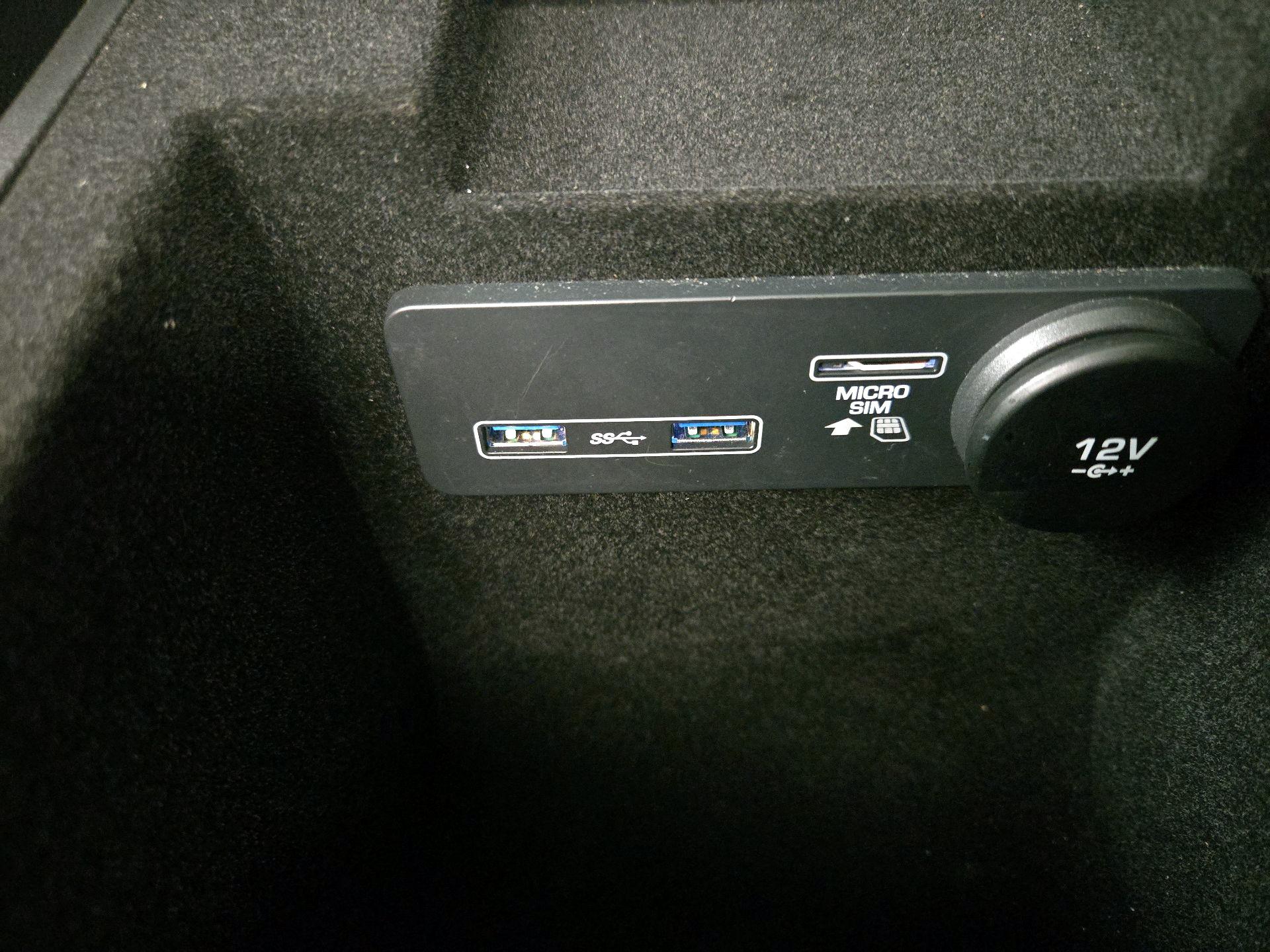 Thumbnail: 2019 Jaguar F-Pace - 19