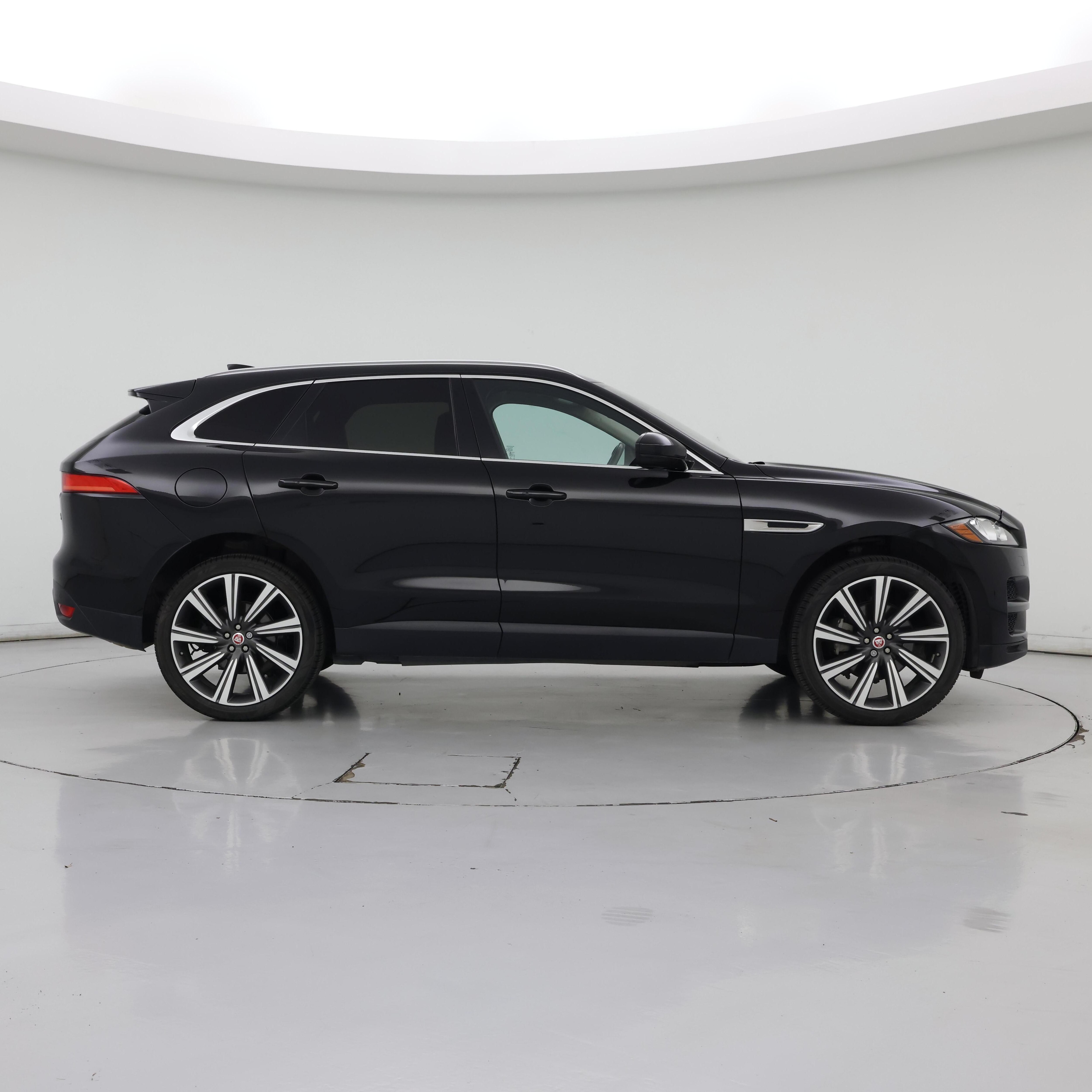 Thumbnail: 2019 Jaguar F-Pace - 7
