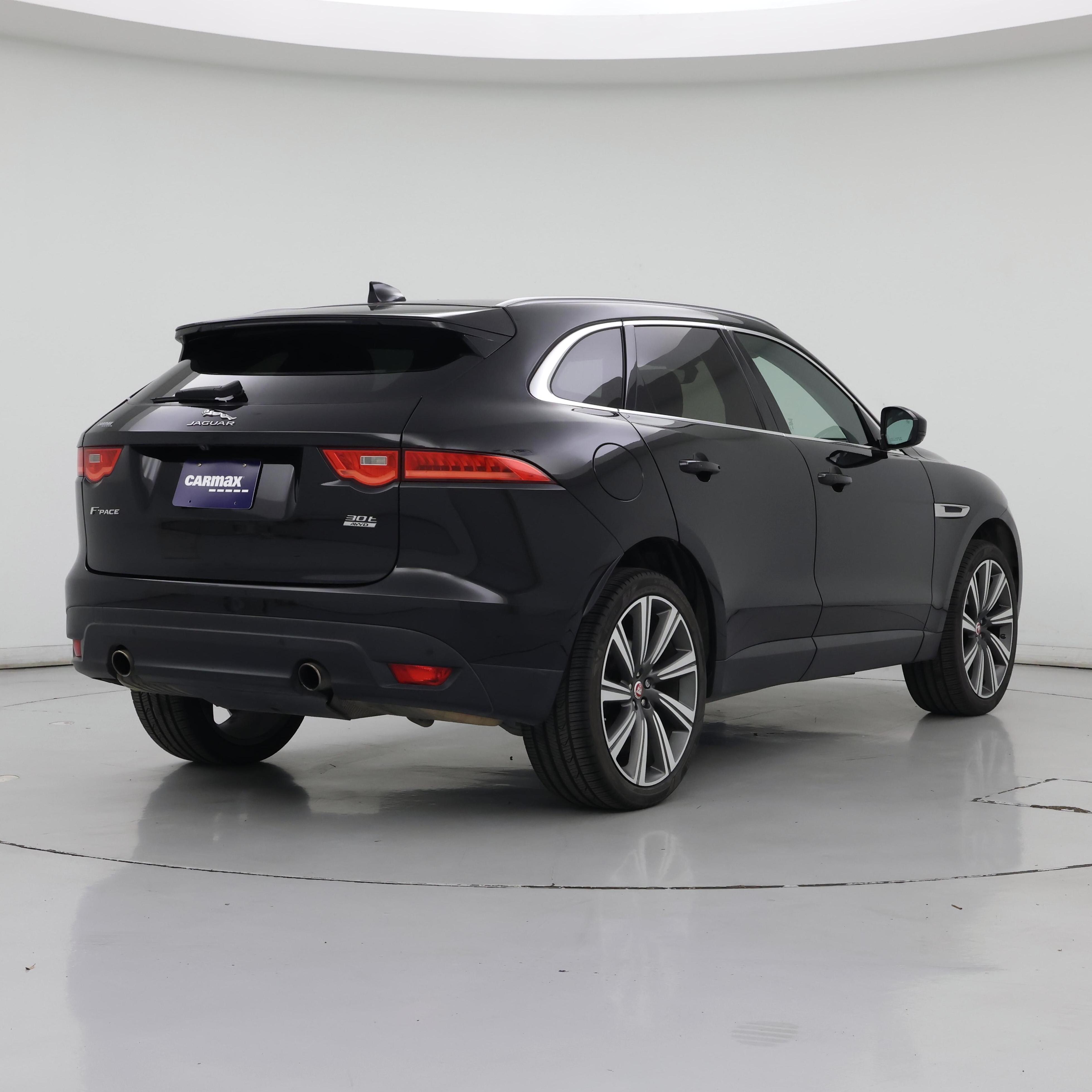 Thumbnail: 2019 Jaguar F-Pace - 8
