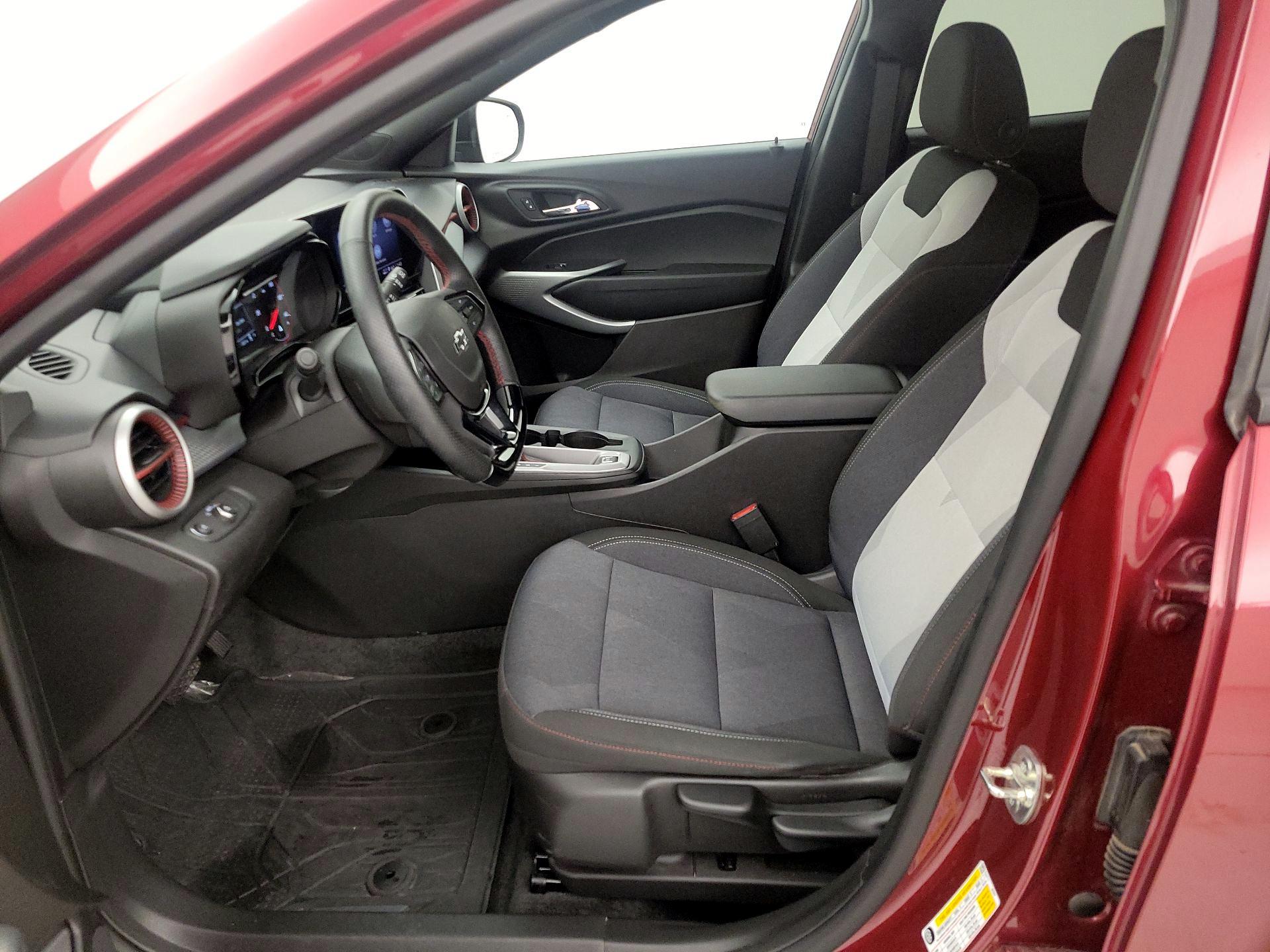 Thumbnail: 2025 Chevrolet Trax - 11