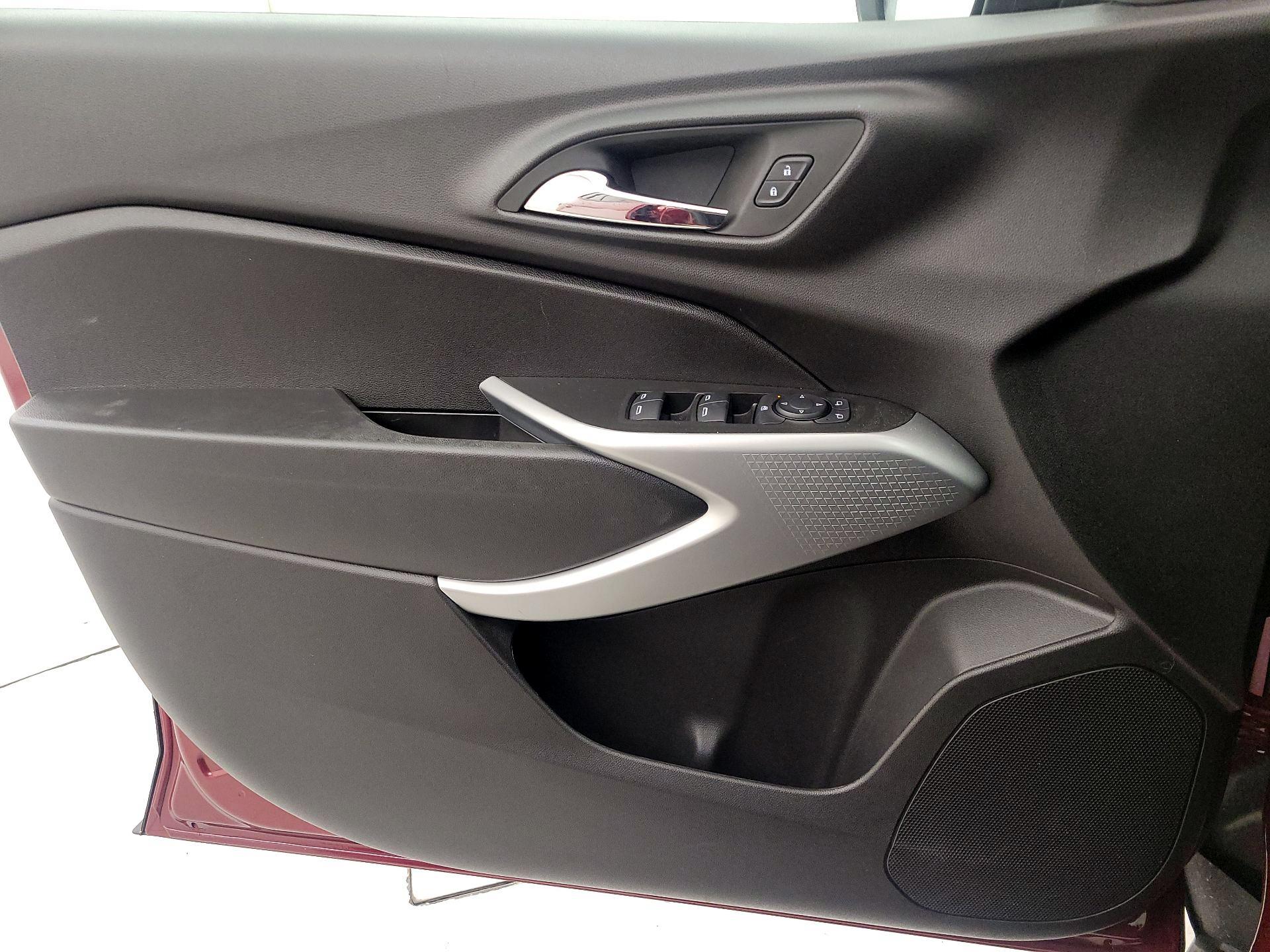 Thumbnail: 2025 Chevrolet Trax - 12