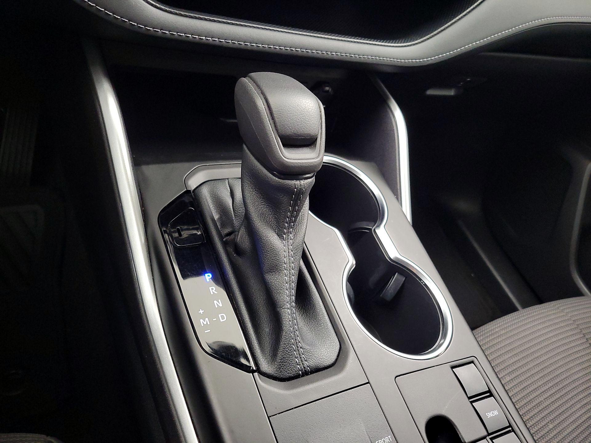 Thumbnail: 2023 Toyota Highlander - 17