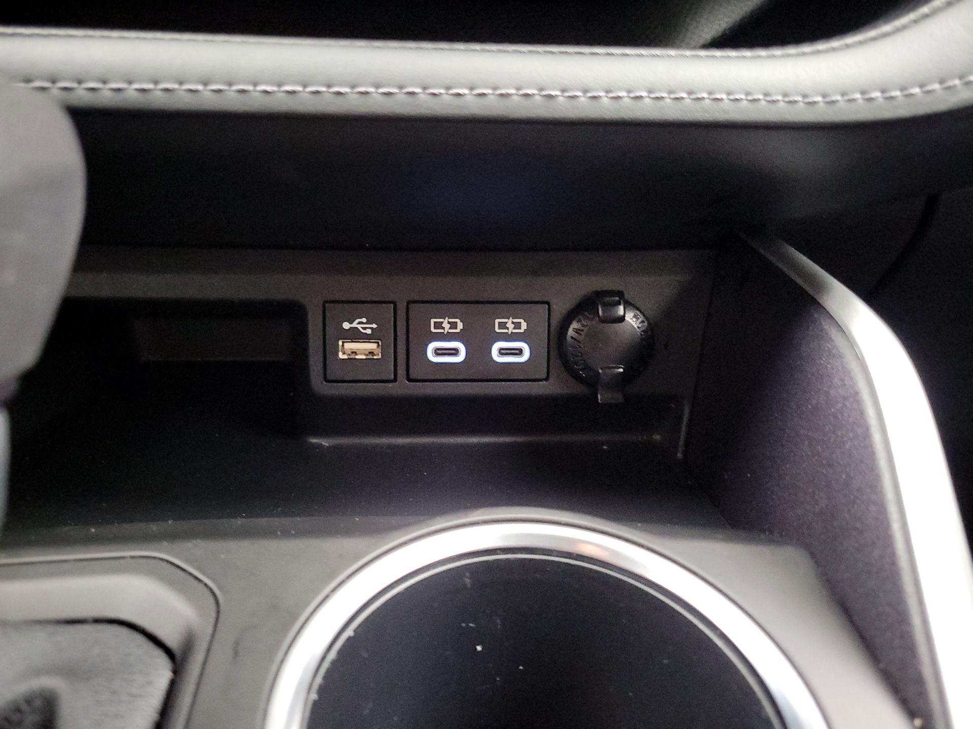 Thumbnail: 2023 Toyota Highlander - 18