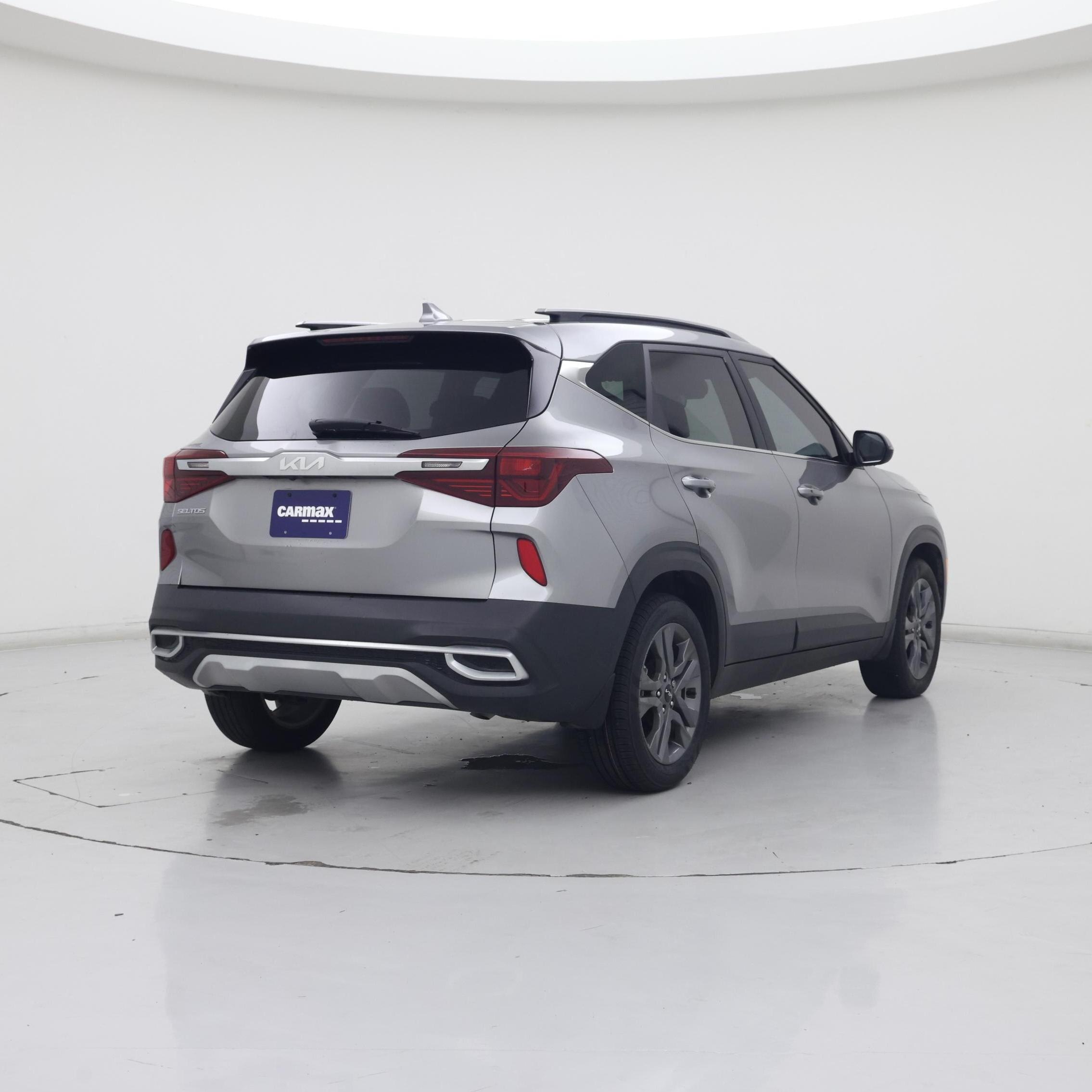 Thumbnail: 2023 Kia Seltos - 8
