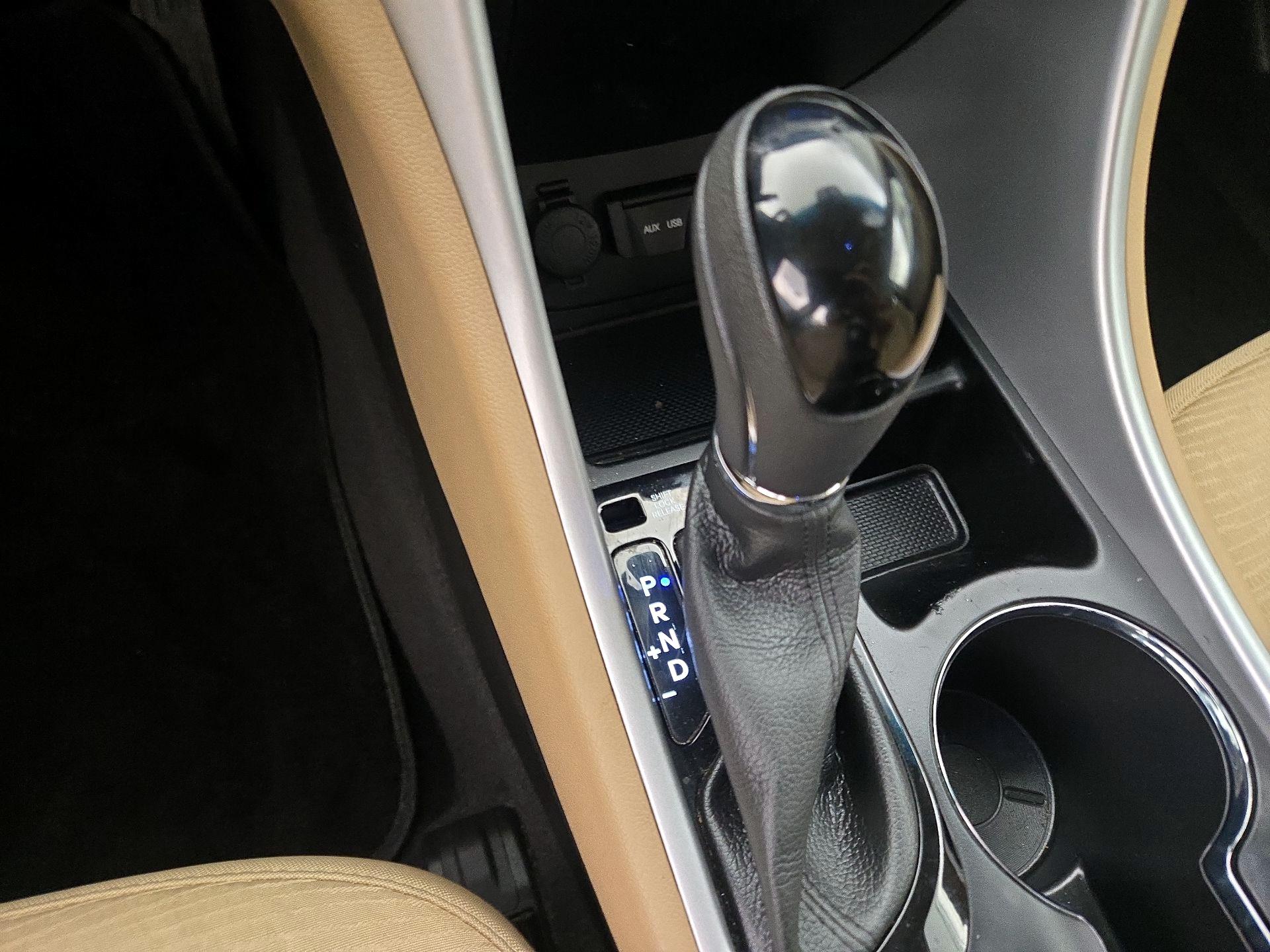 Thumbnail: 2015 Hyundai Sonata - 17