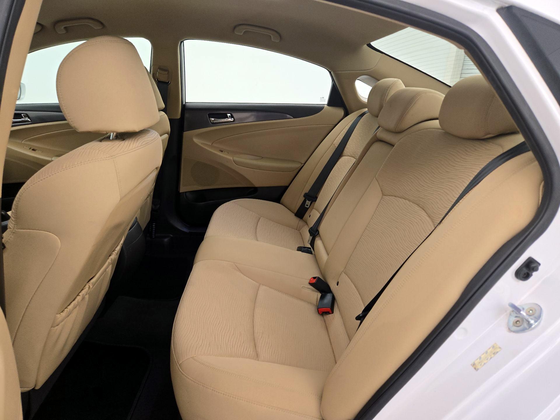 Thumbnail: 2015 Hyundai Sonata - 19