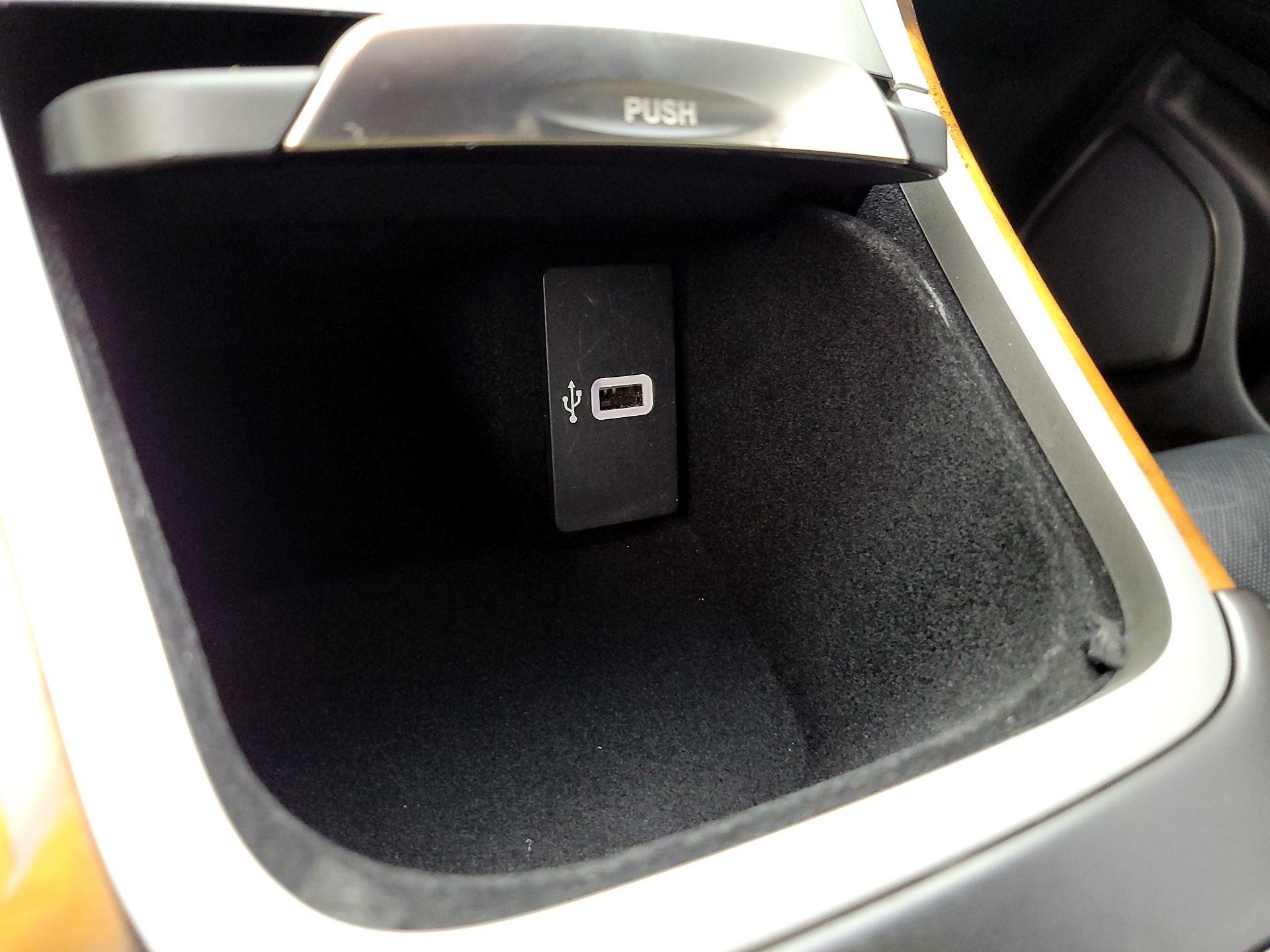 Thumbnail: 2017 Lincoln MKX - 19