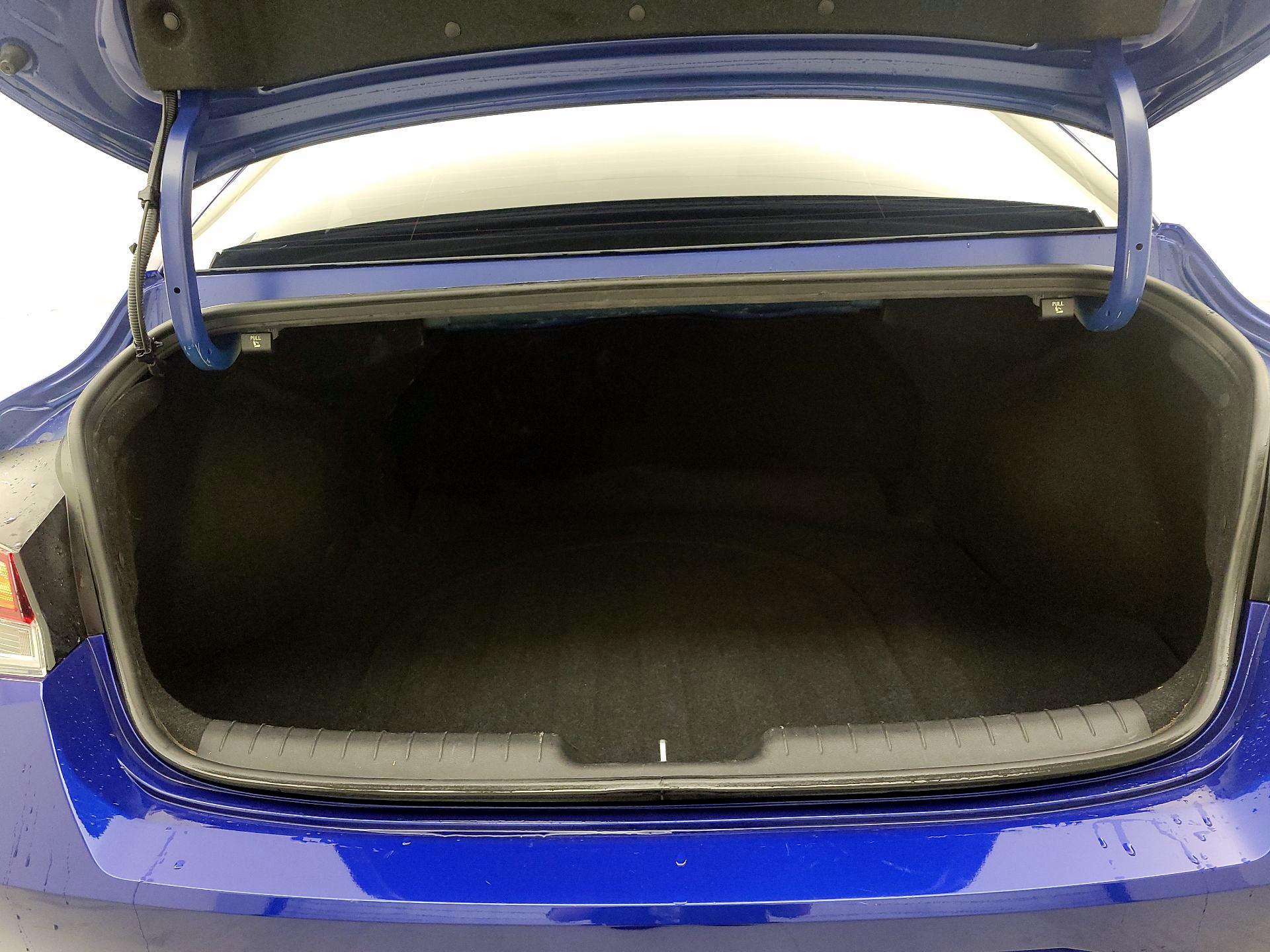 Thumbnail: 2023 Hyundai Elantra - 18