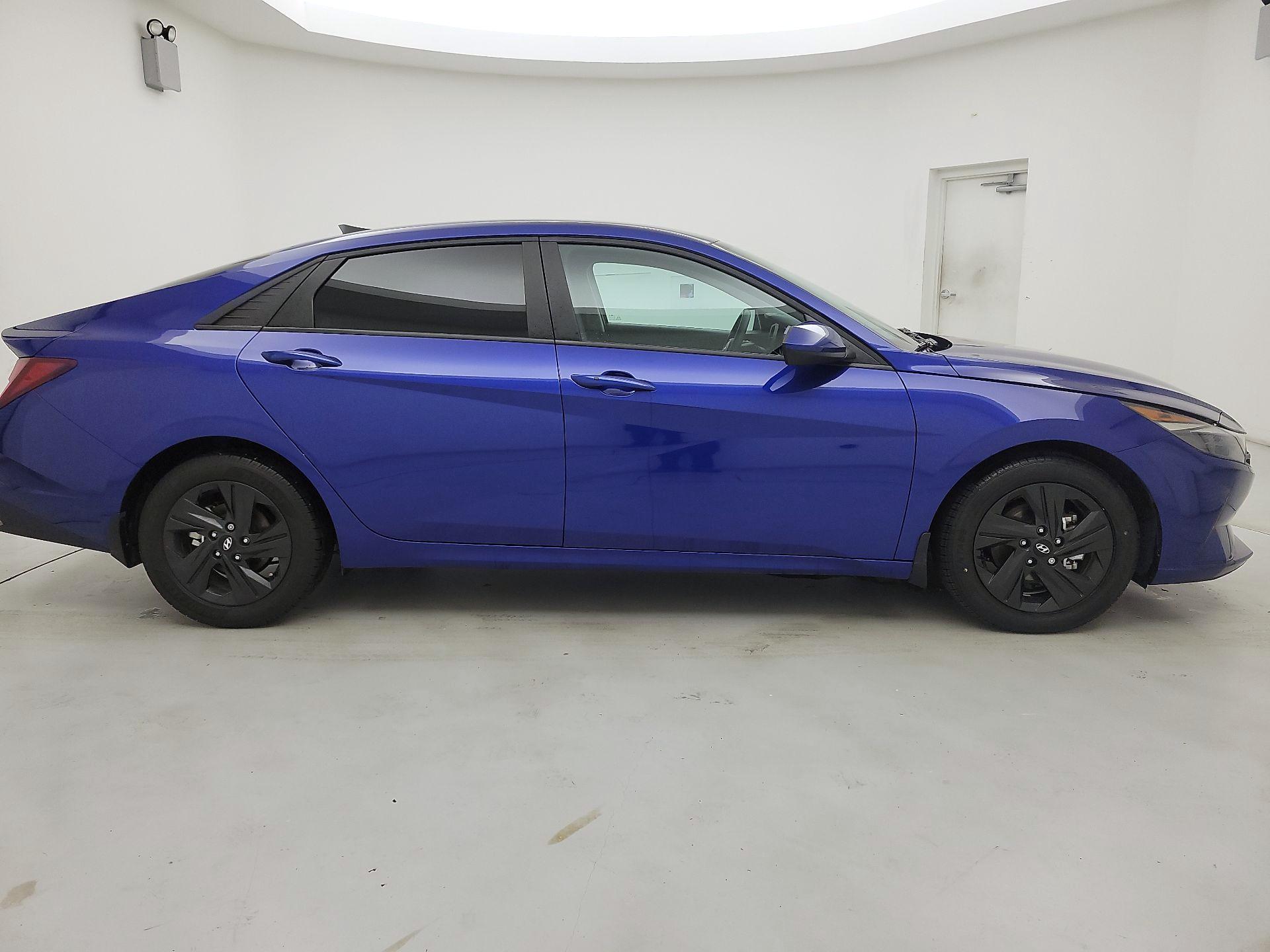 Thumbnail: 2023 Hyundai Elantra - 4