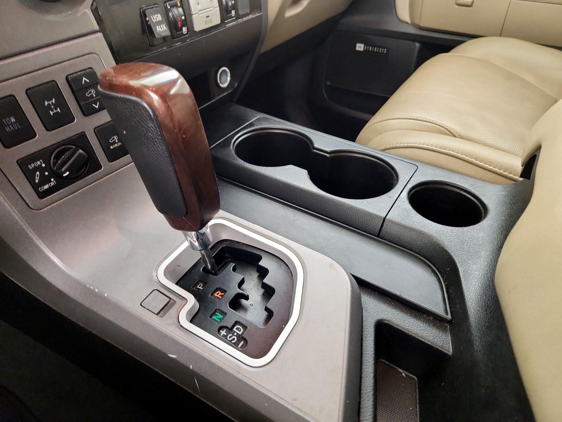 Thumbnail: 2014 Toyota Sequoia - 17