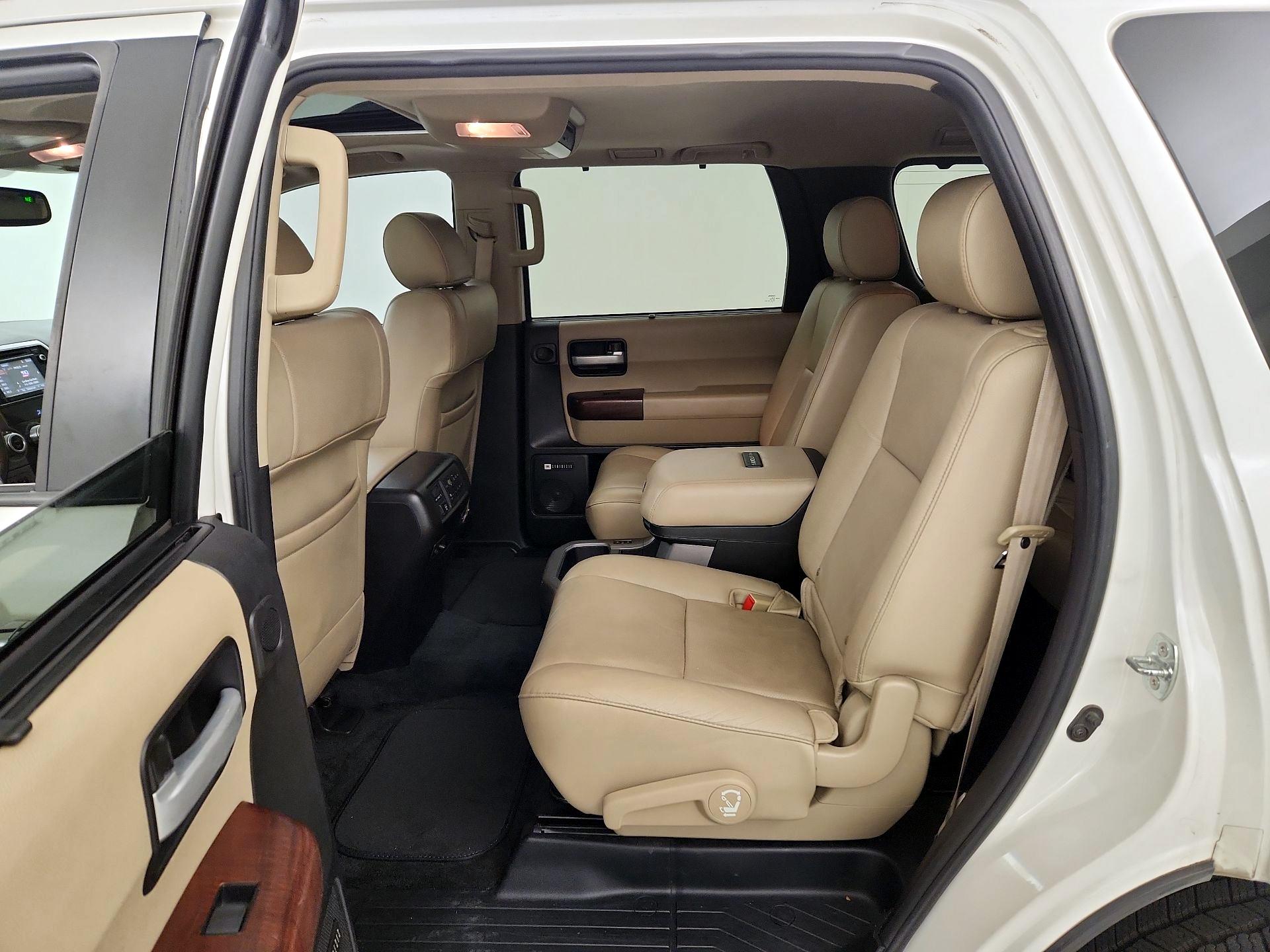 Thumbnail: 2014 Toyota Sequoia - 20