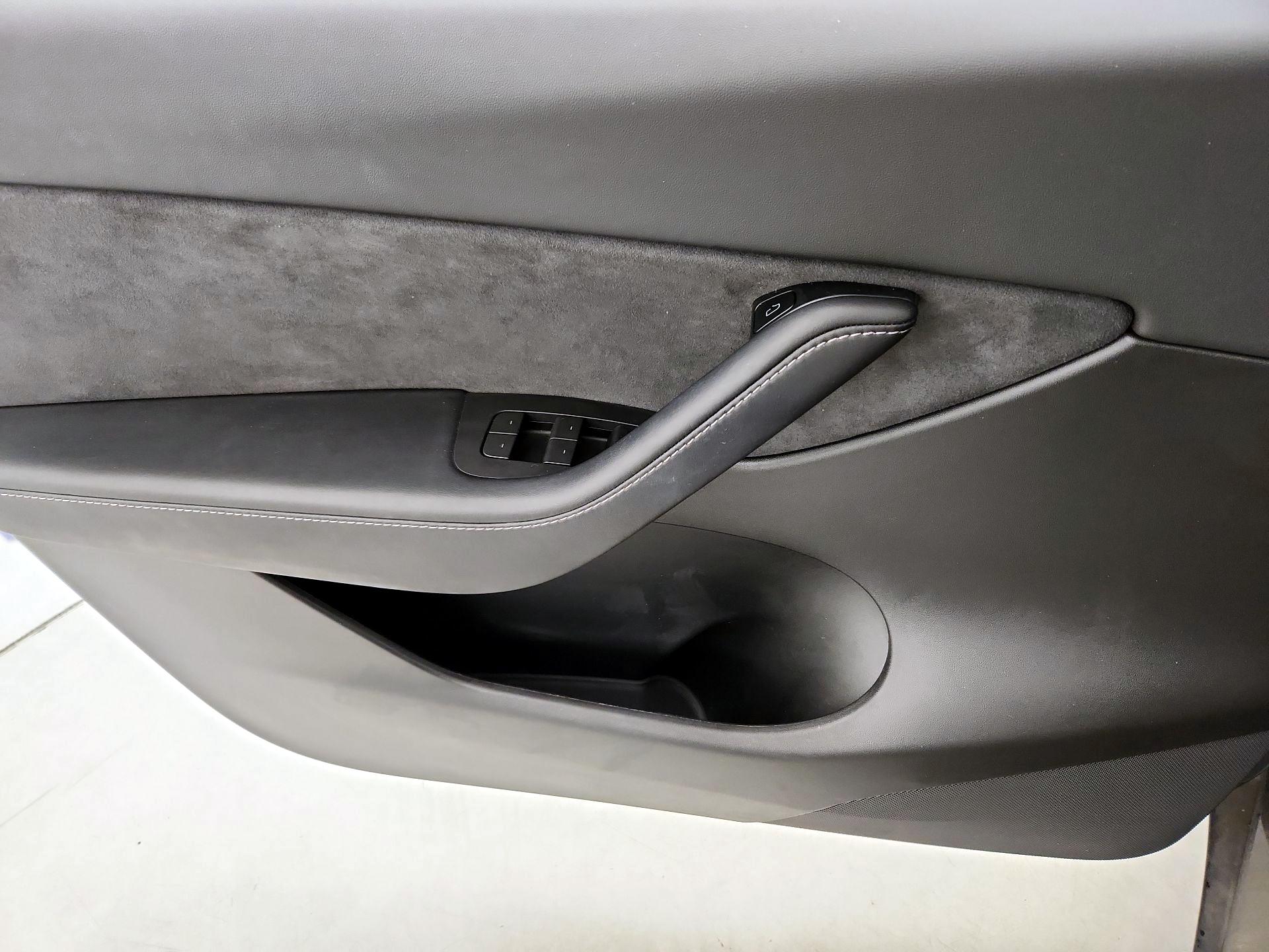 Thumbnail: 2022 Tesla Model Y - 12