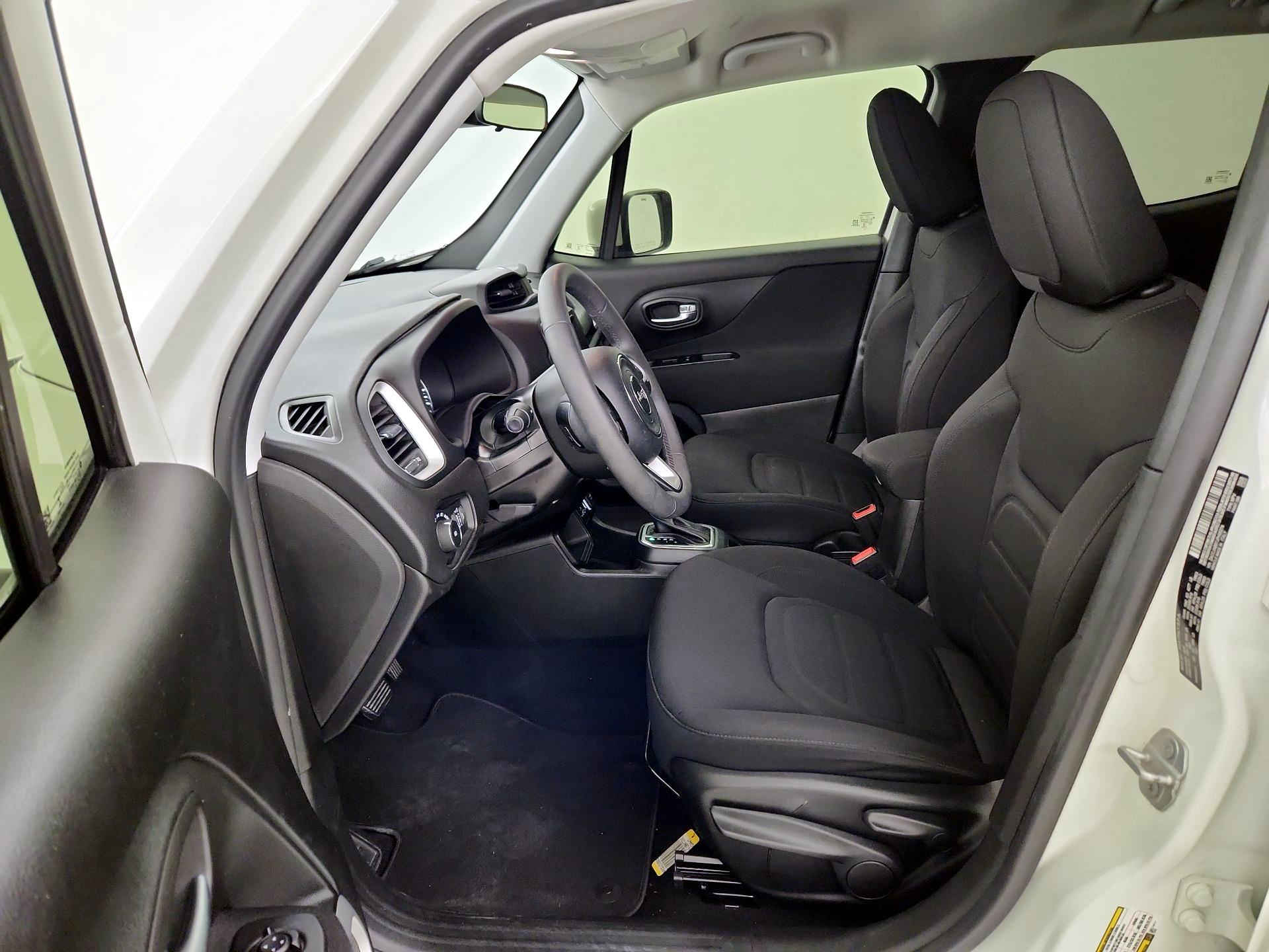 Thumbnail: 2018 Jeep Renegade - 11