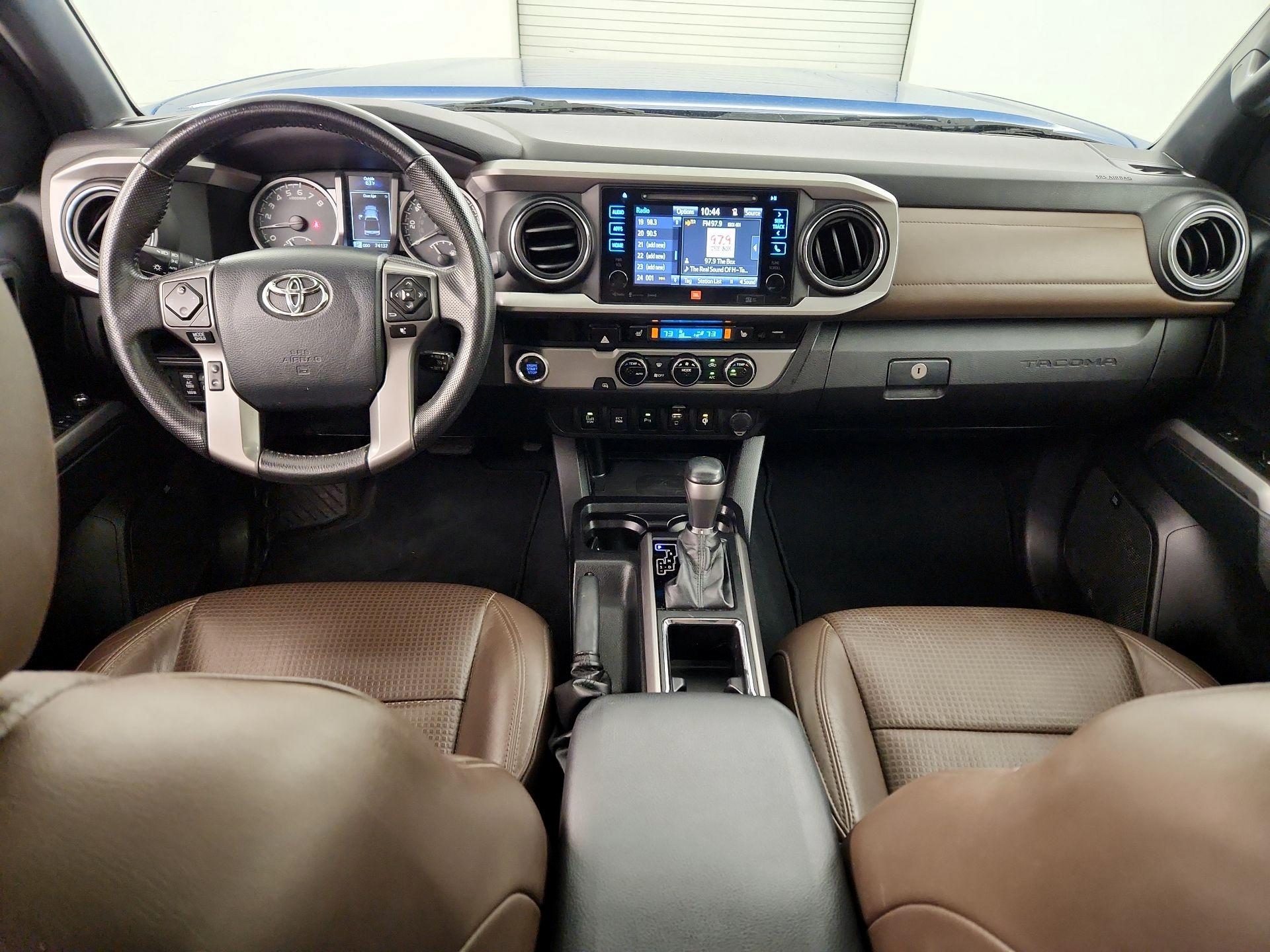 Thumbnail: 2017 Toyota Tacoma - 9