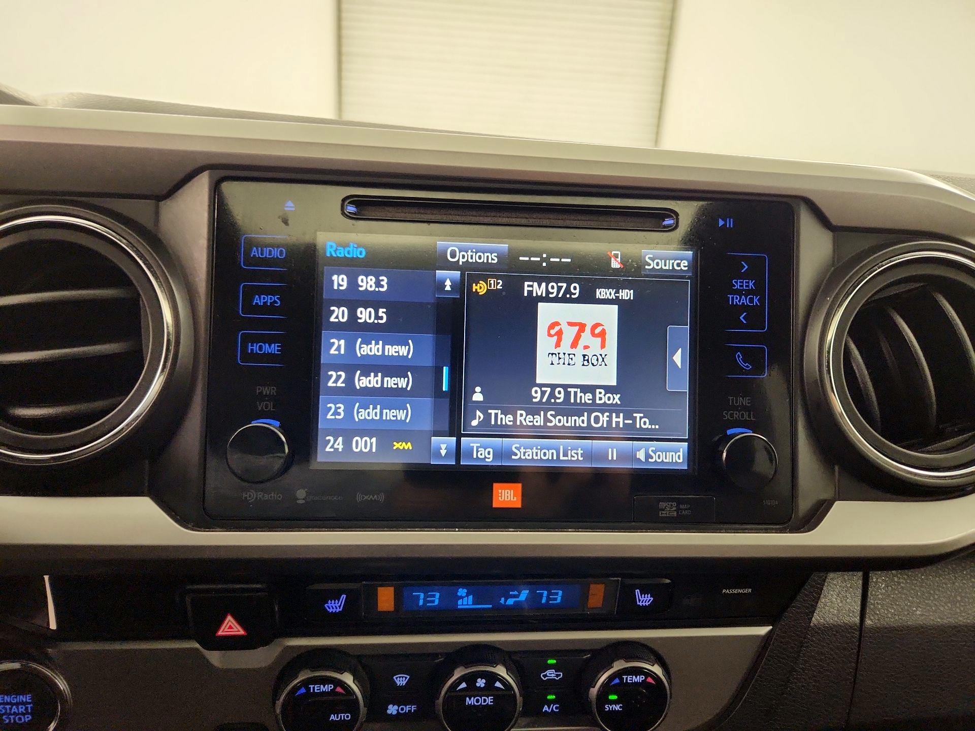 Thumbnail: 2017 Toyota Tacoma - 15