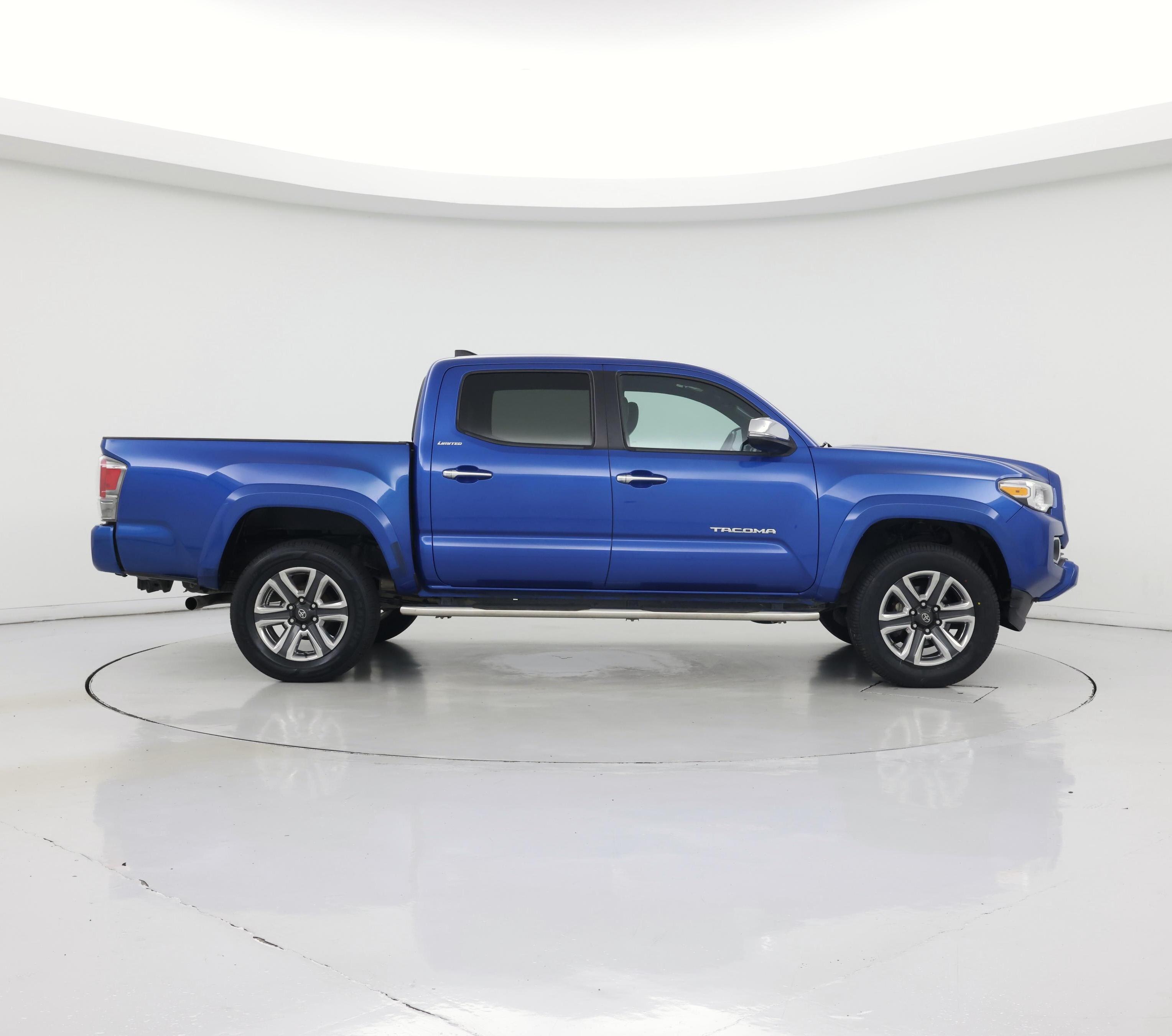 Thumbnail: 2017 Toyota Tacoma - 7