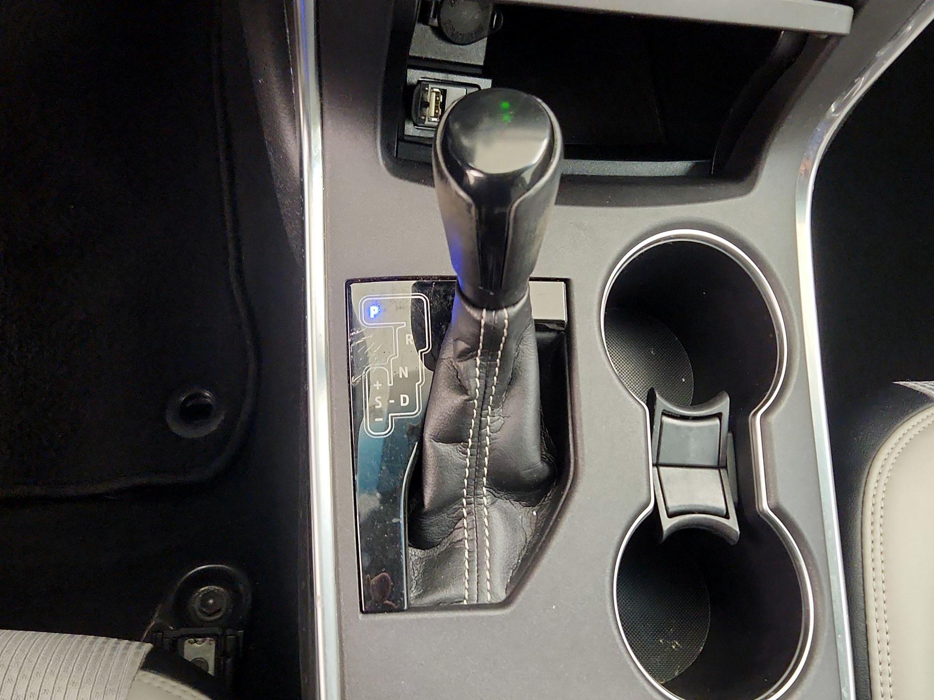 Thumbnail: 2017 Toyota Camry - 17