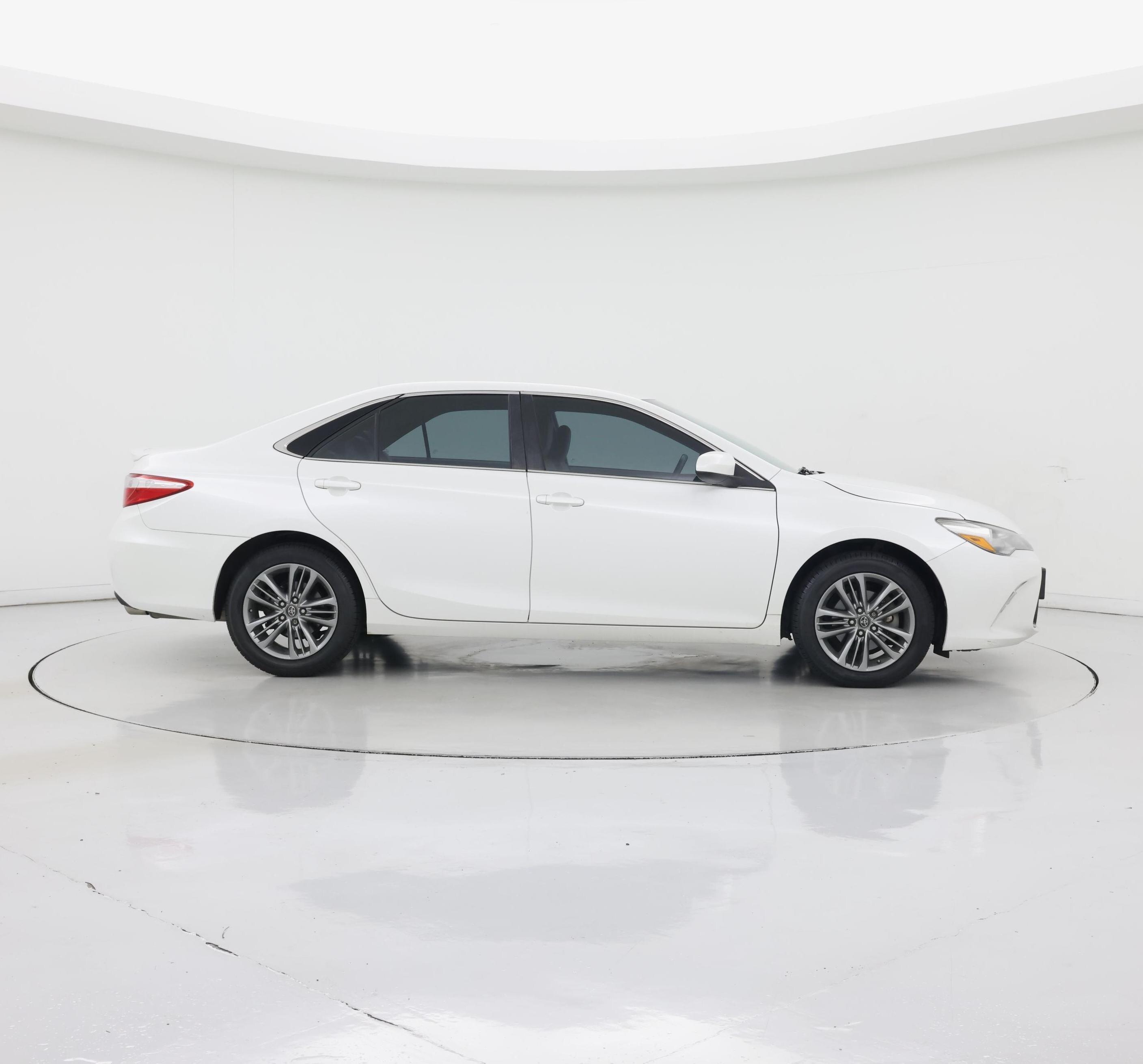 Thumbnail: 2017 Toyota Camry - 7