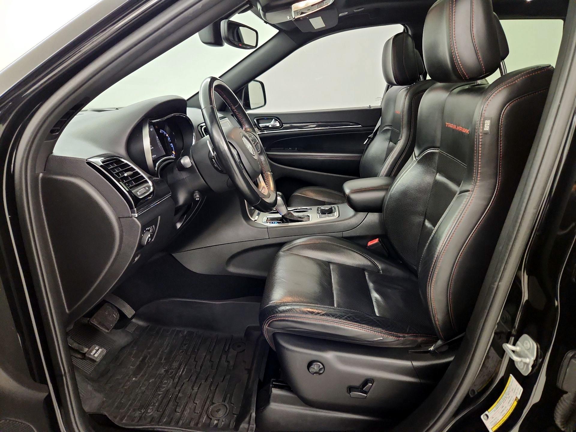 Thumbnail: 2019 Jeep Grand Cherokee - 11