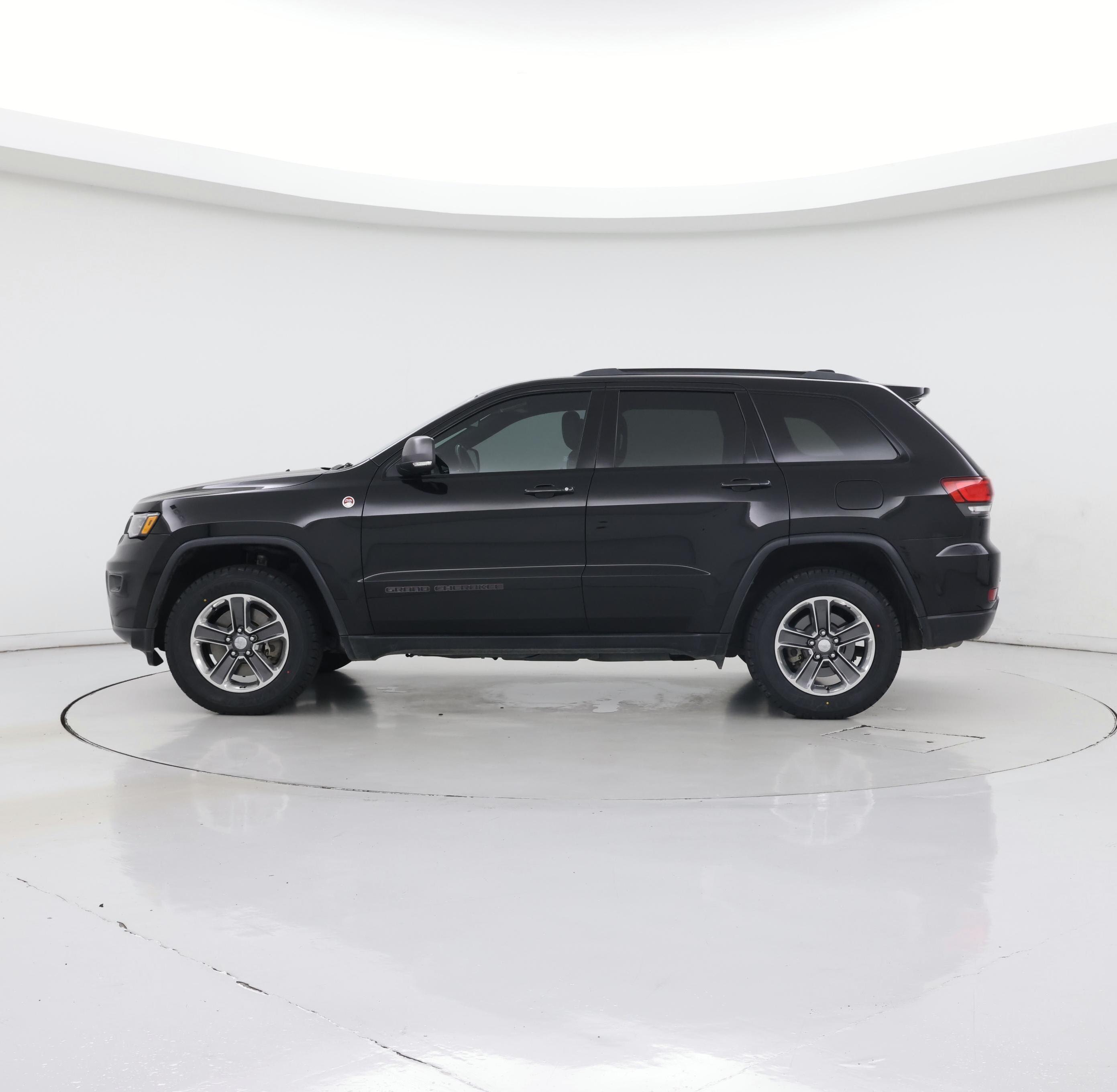 Thumbnail: 2019 Jeep Grand Cherokee - 3