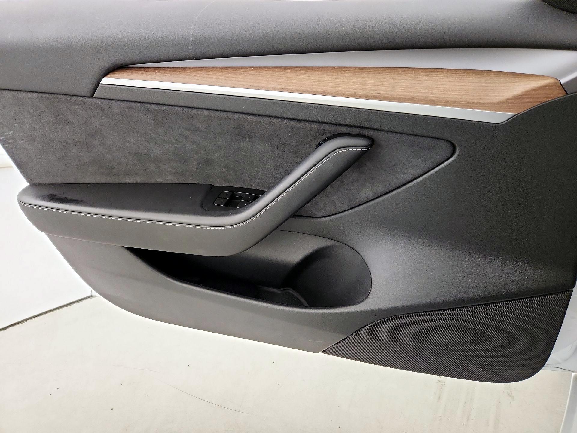 Thumbnail: 2023 Tesla Model 3 - 12