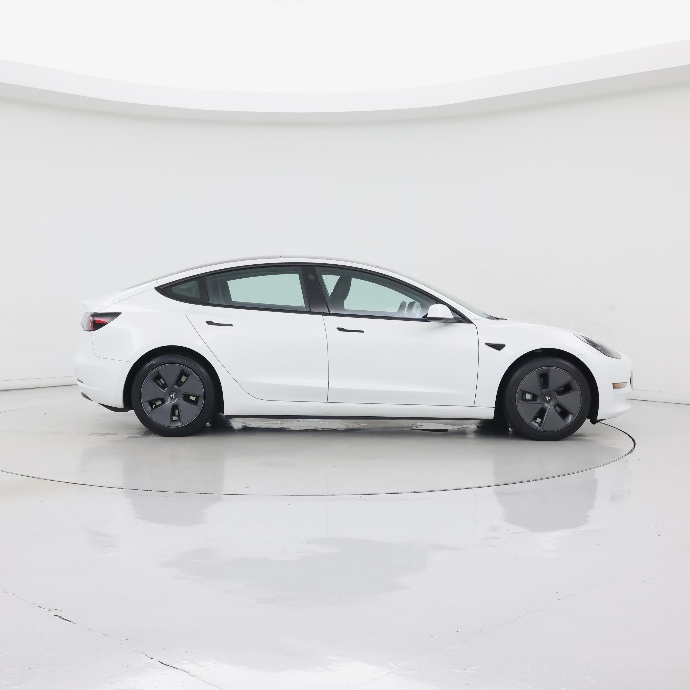 Thumbnail: 2023 Tesla Model 3 - 7