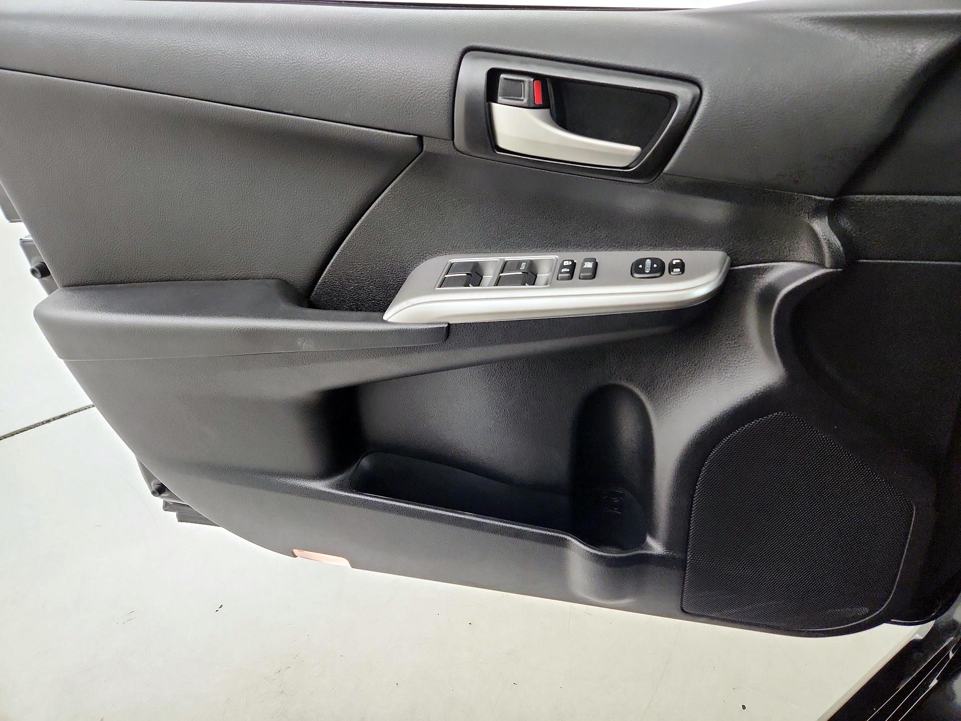 Thumbnail: 2014 Toyota Camry - 12