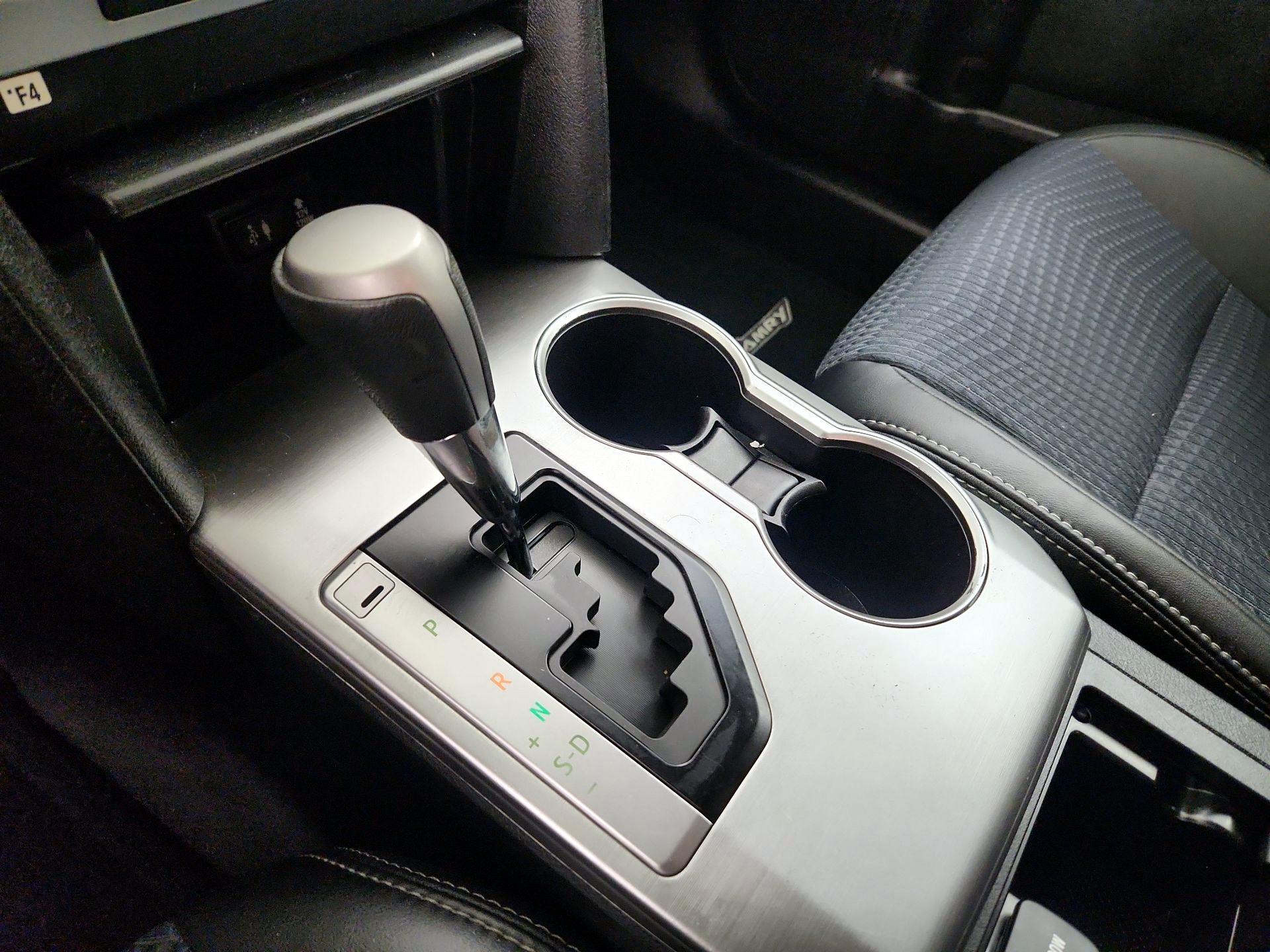 Thumbnail: 2014 Toyota Camry - 17