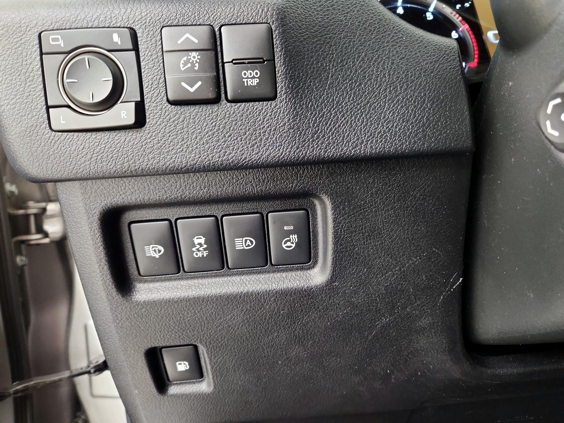 Thumbnail: 2022 Lexus GX - 13