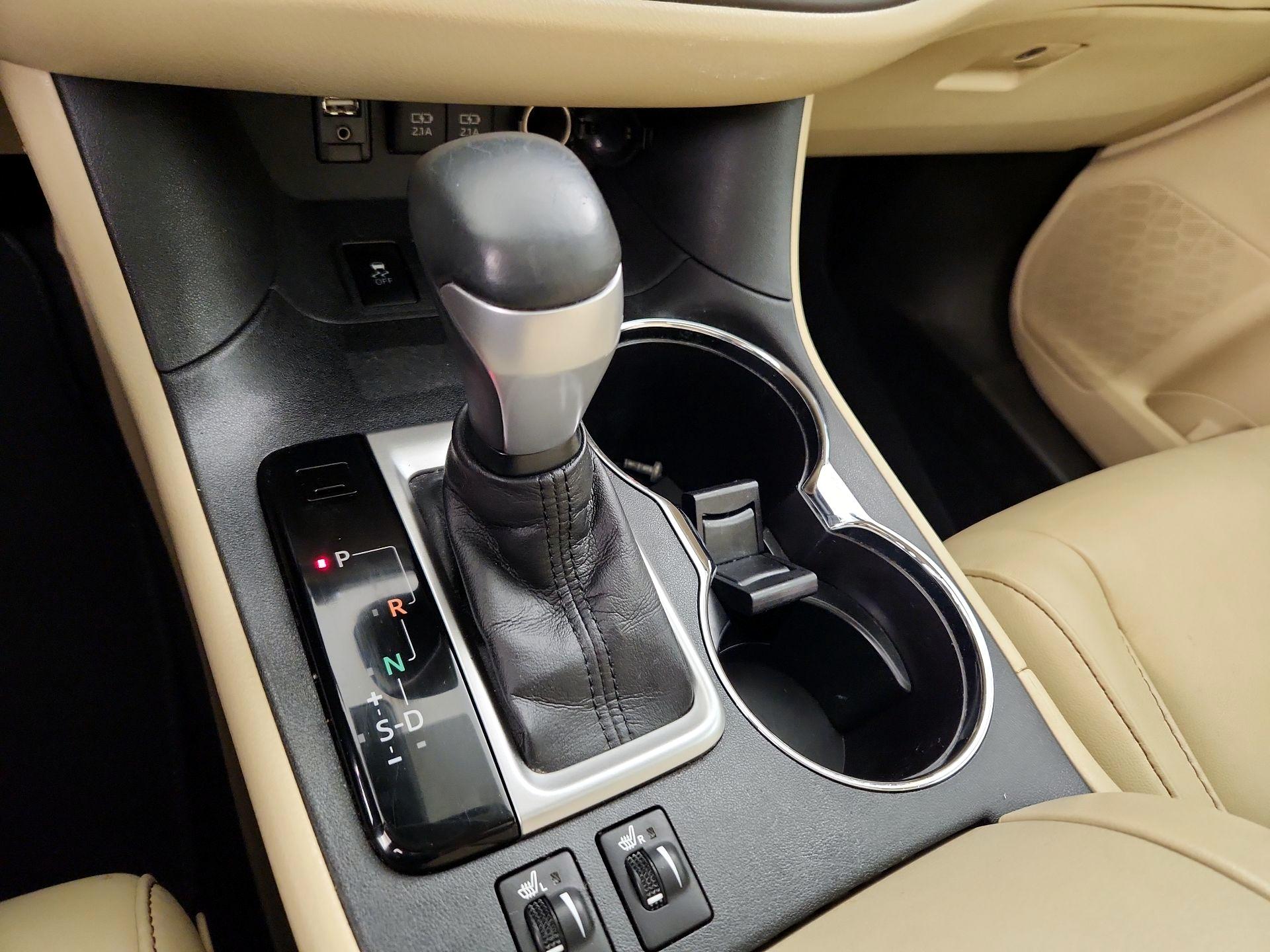 Thumbnail: 2017 Toyota Highlander - 18