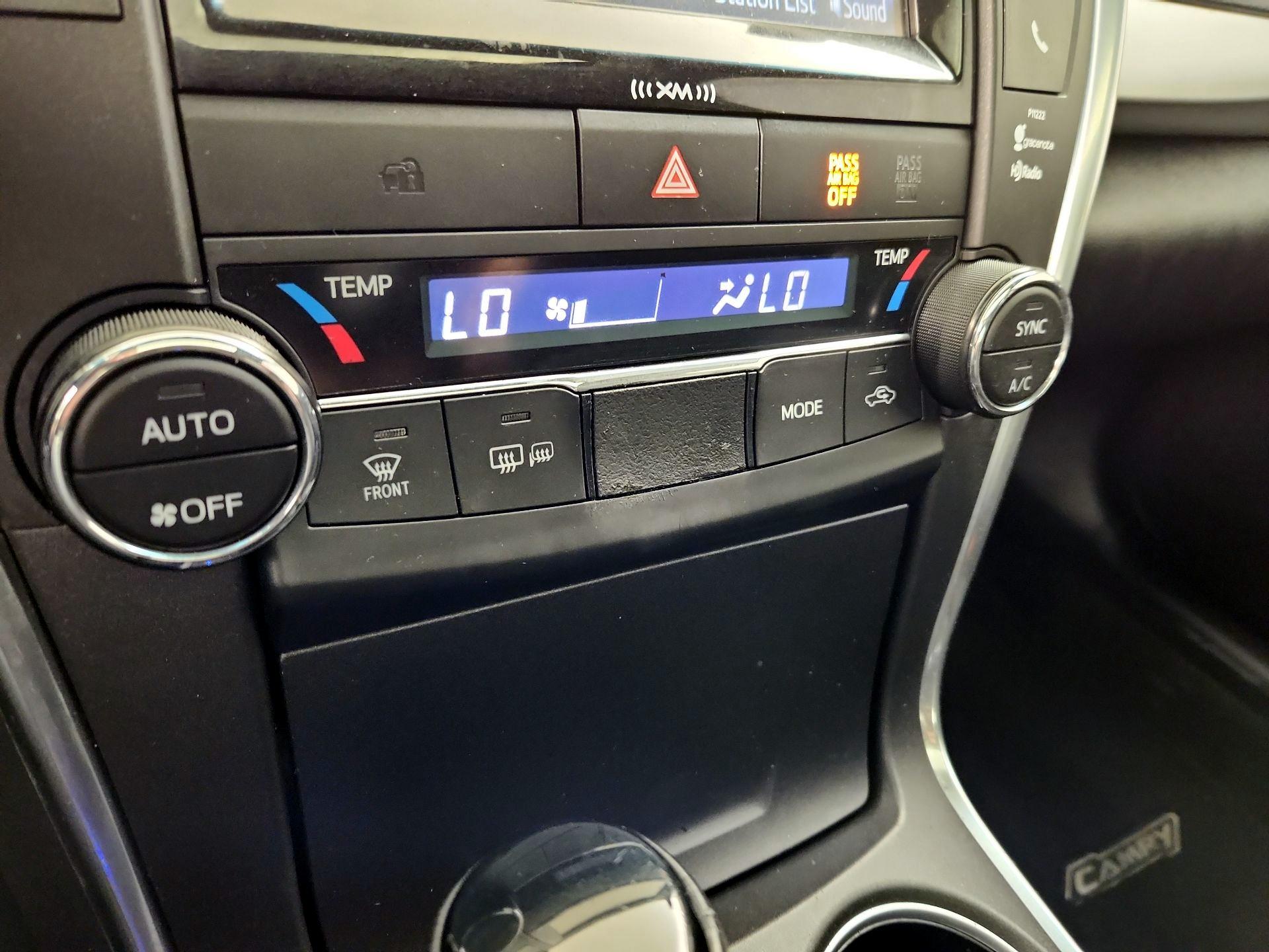 Thumbnail: 2016 Toyota Camry - 16