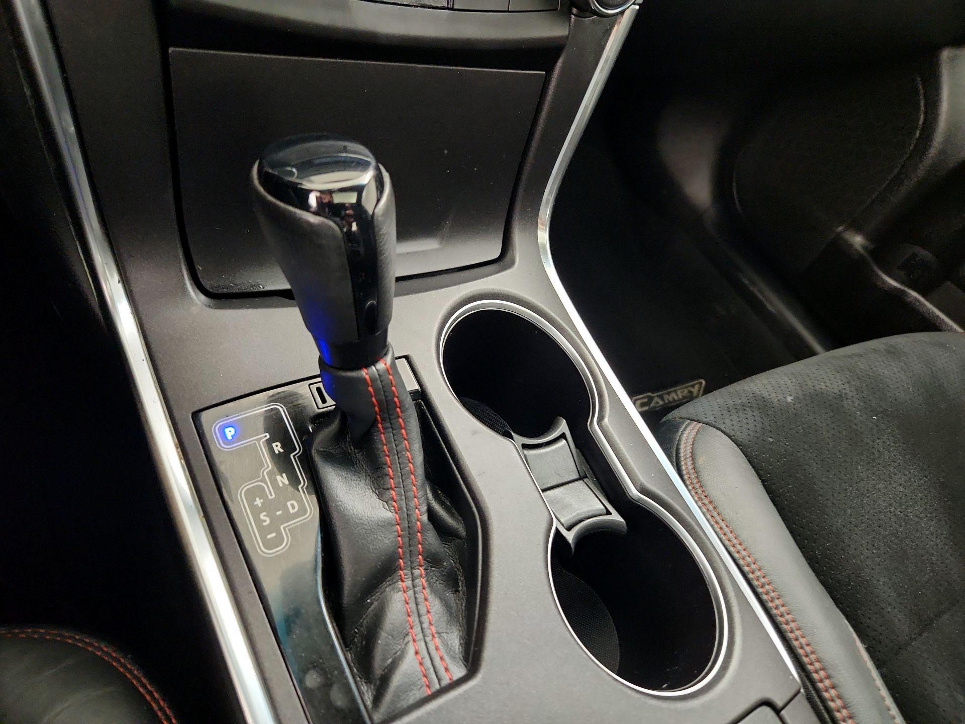 Thumbnail: 2016 Toyota Camry - 17