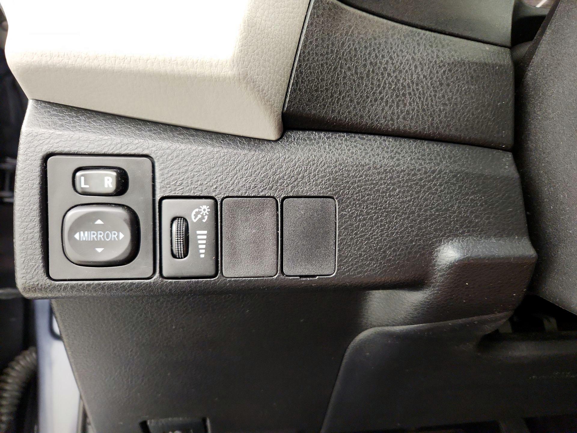 Thumbnail: 2015 Toyota Corolla - 13