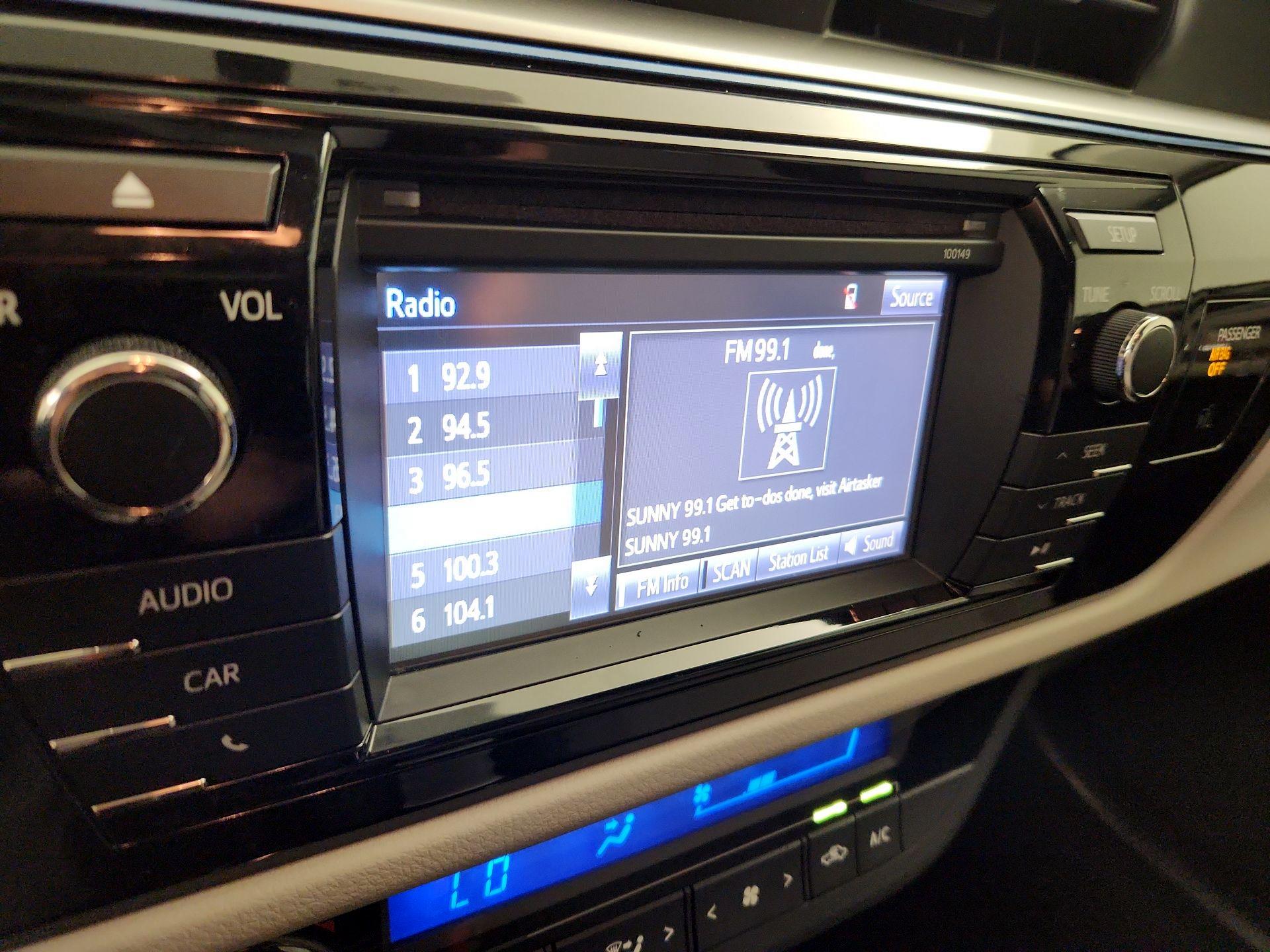 Thumbnail: 2015 Toyota Corolla - 15