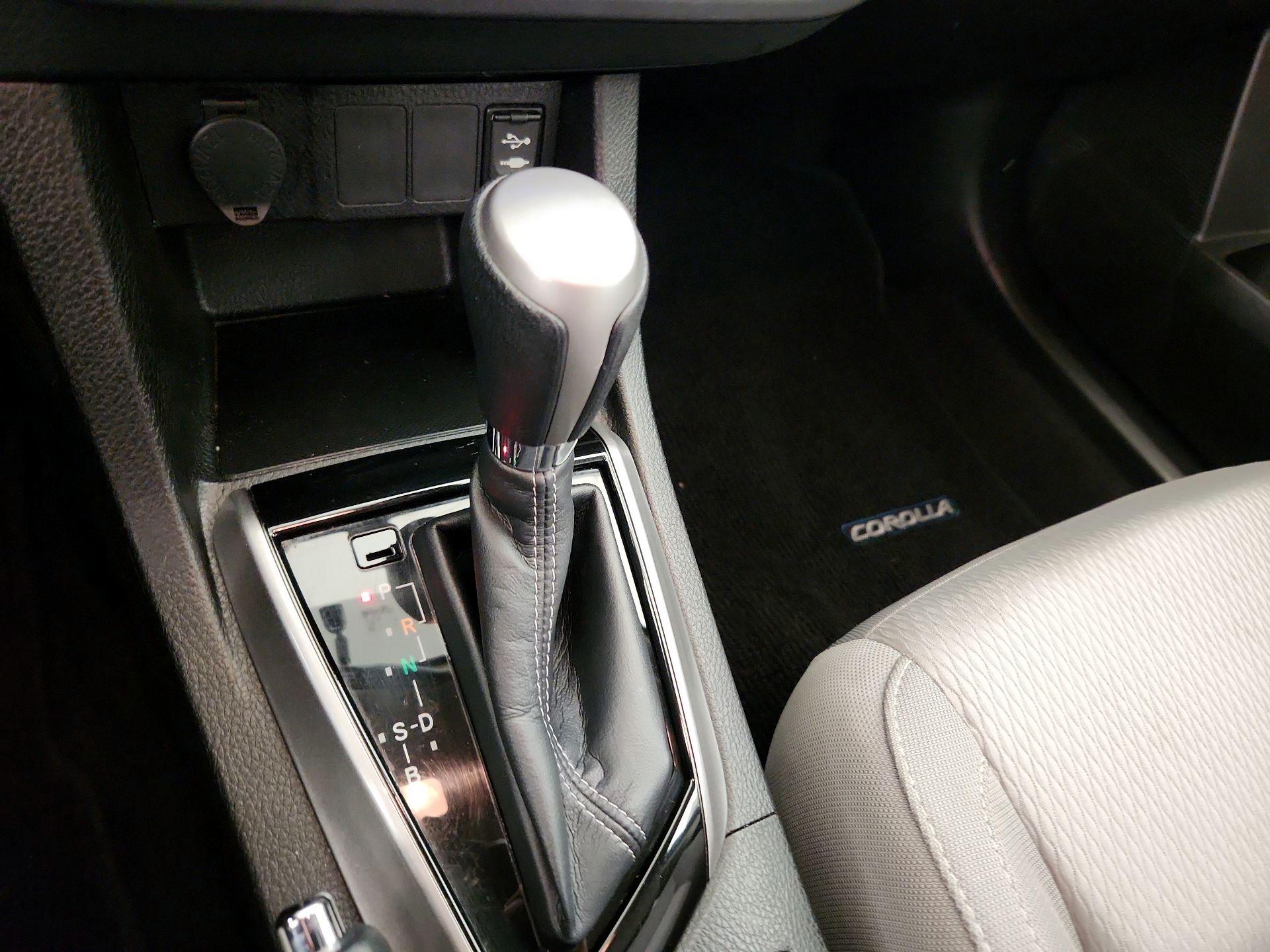 Thumbnail: 2015 Toyota Corolla - 17