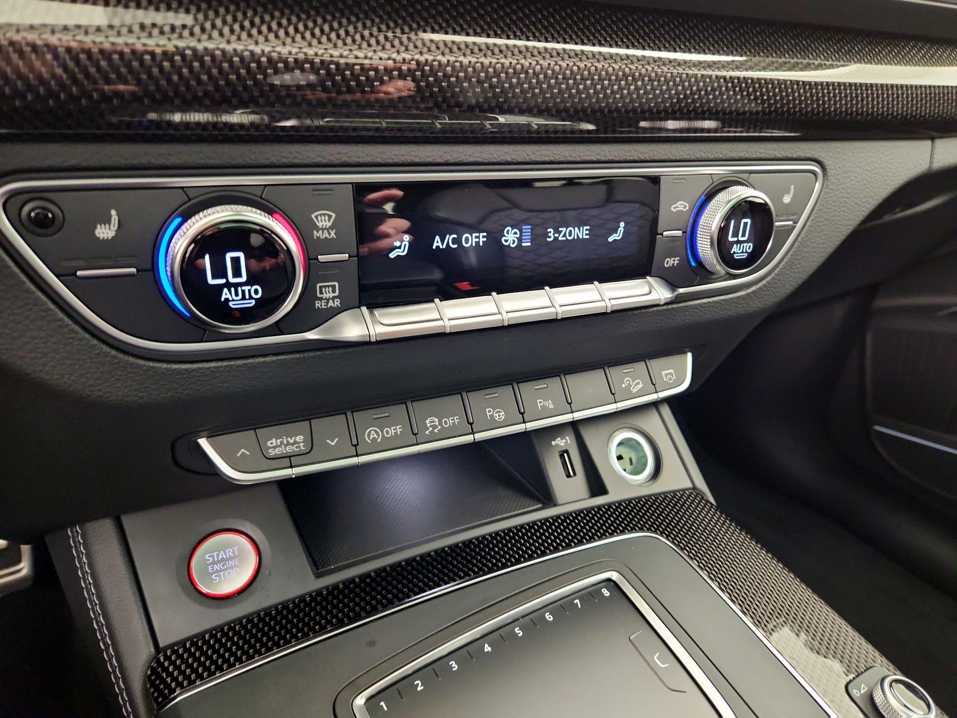 Thumbnail: 2019 Audi SQ5 - 17