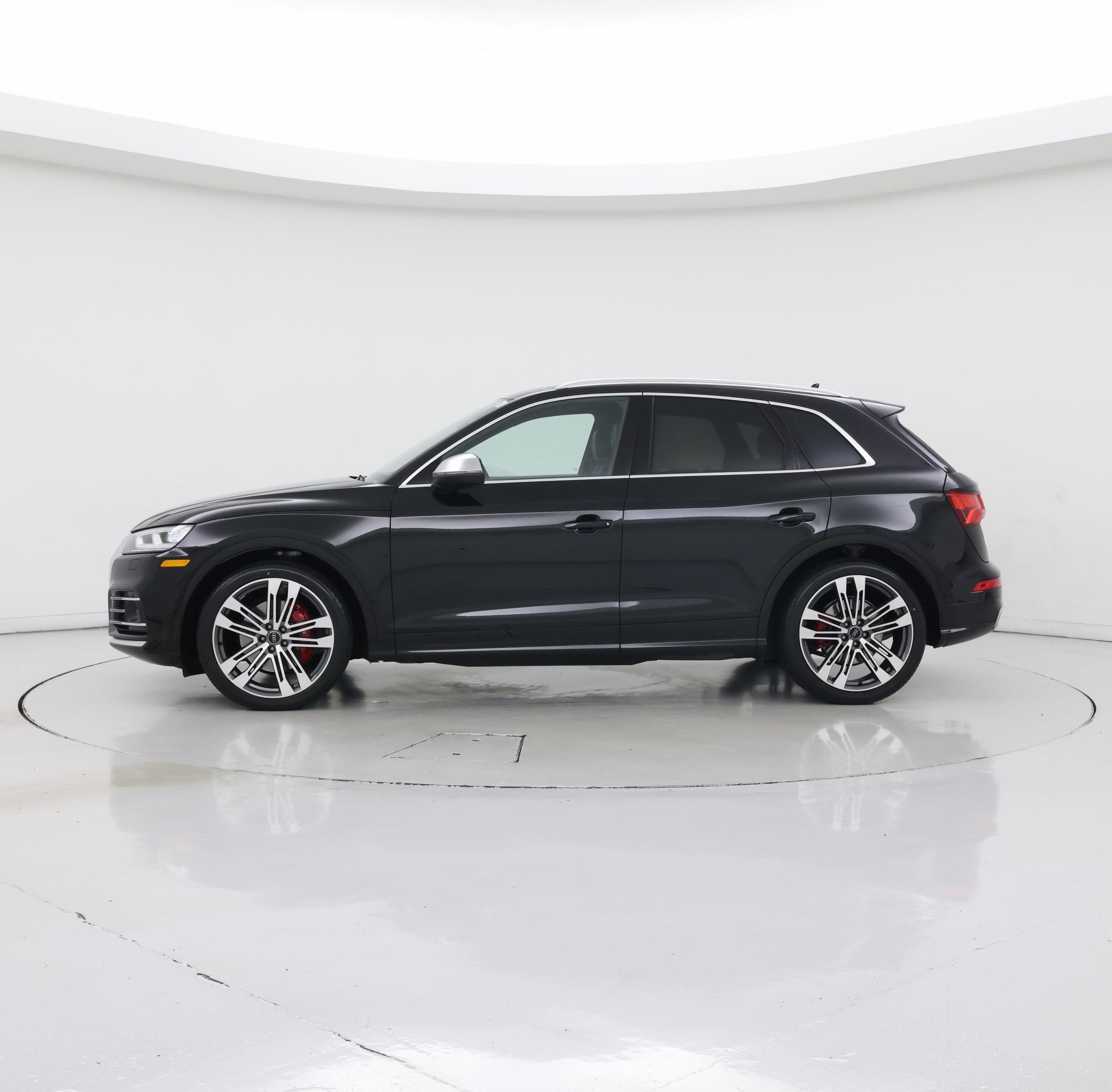Thumbnail: 2019 Audi SQ5 - 3