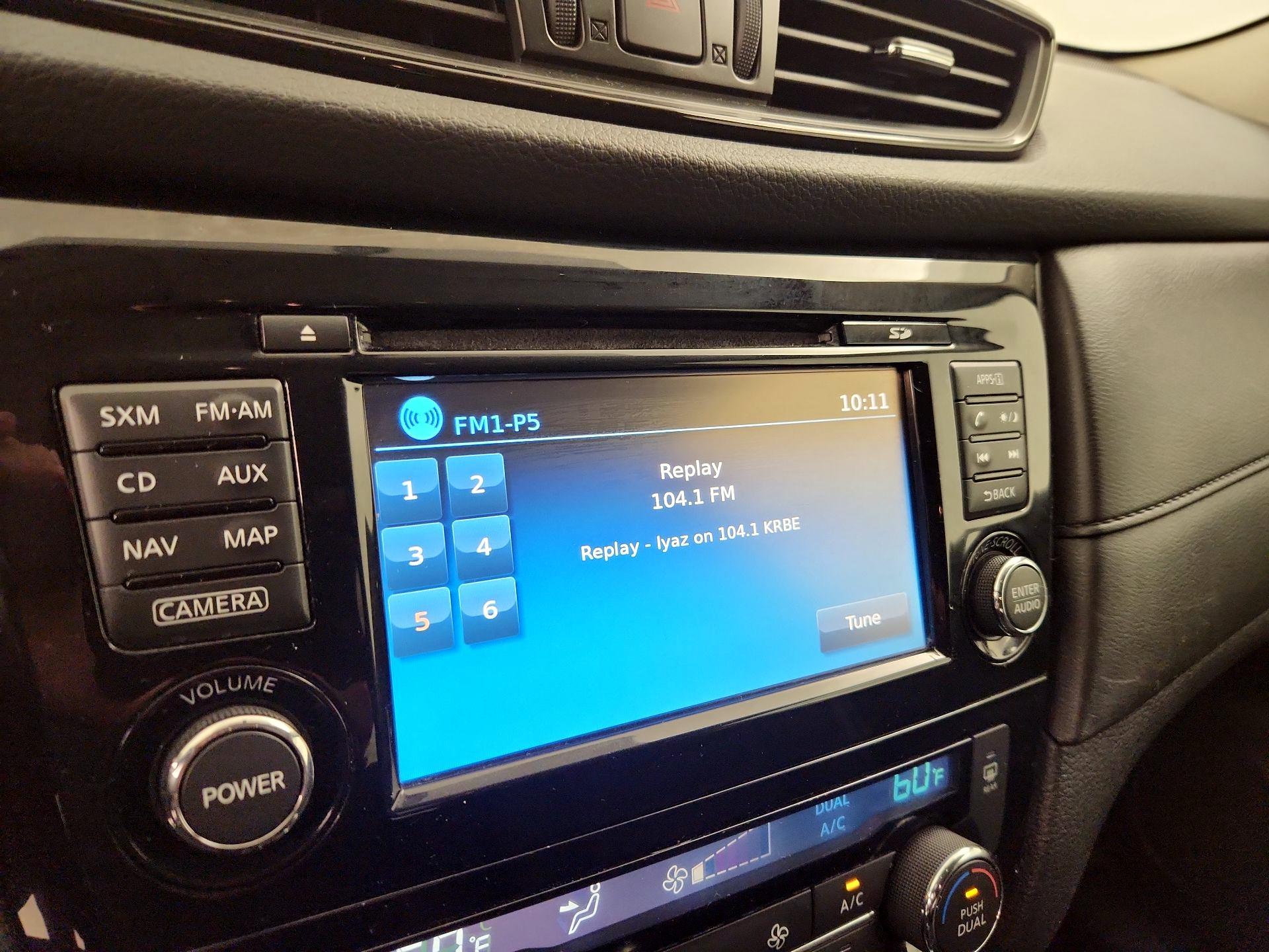 Thumbnail: 2017 Nissan Rogue - 16