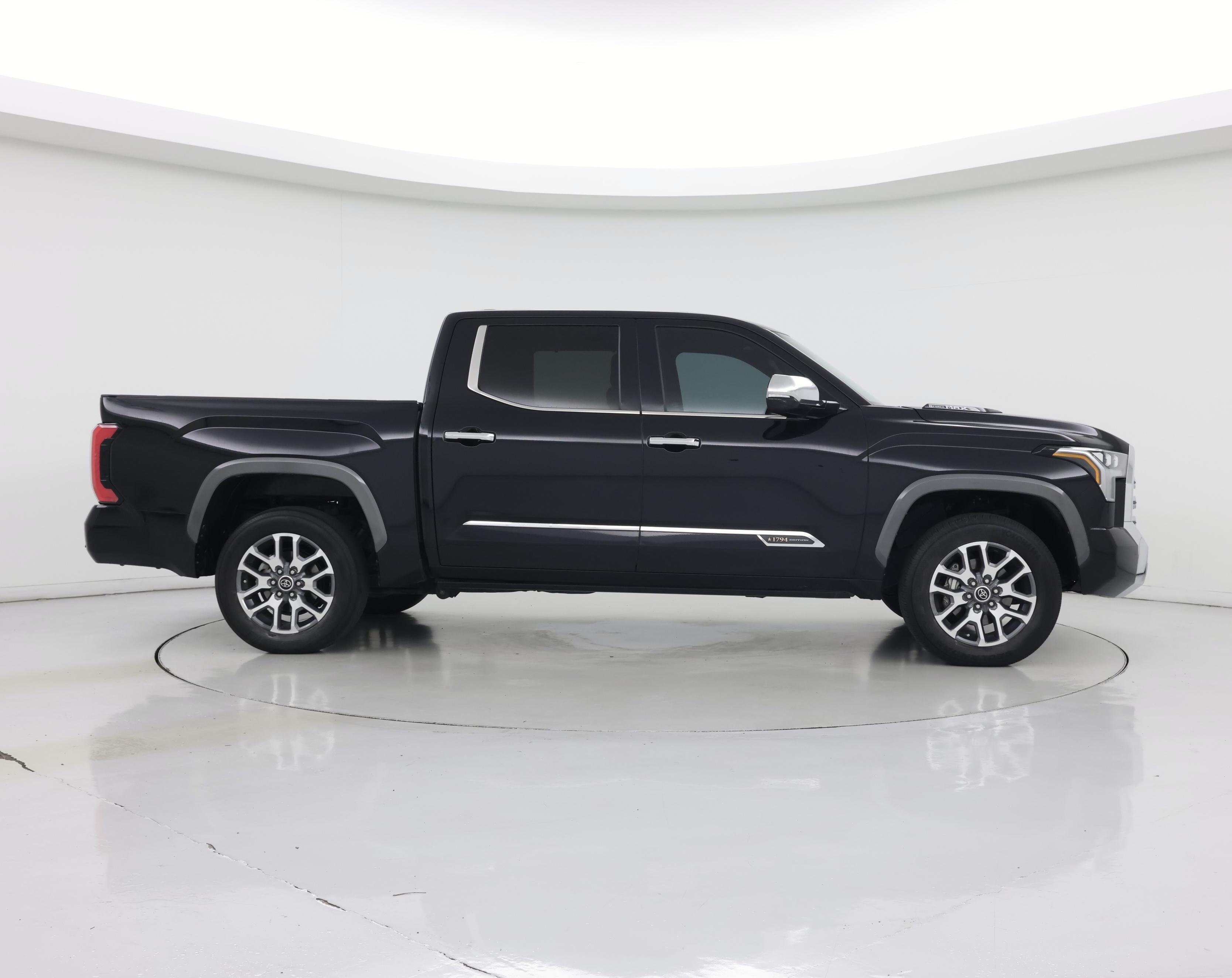 Thumbnail: 2023 Toyota Tundra - 7