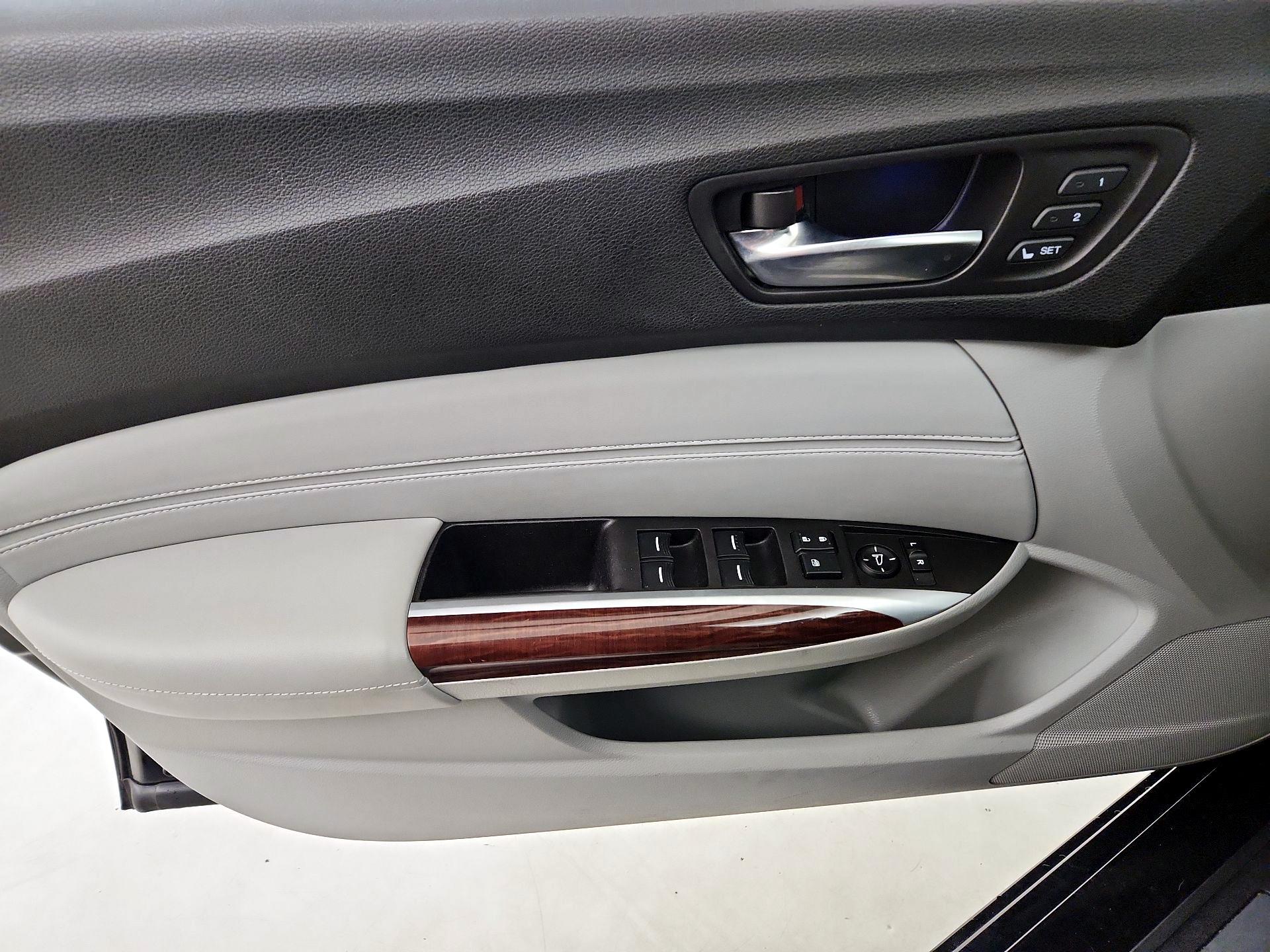 Thumbnail: 2017 Acura TLX - 12