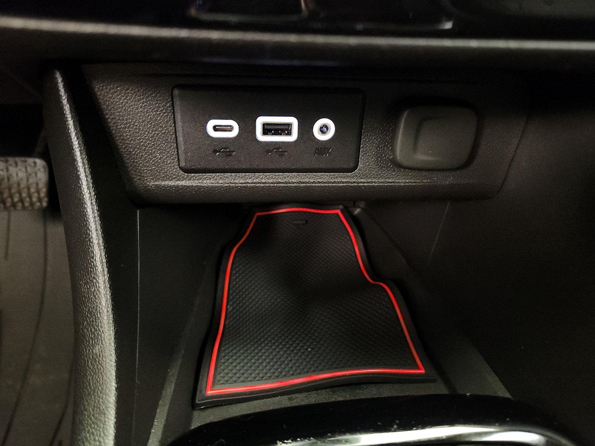 Thumbnail: 2021 Buick Encore GX - 18